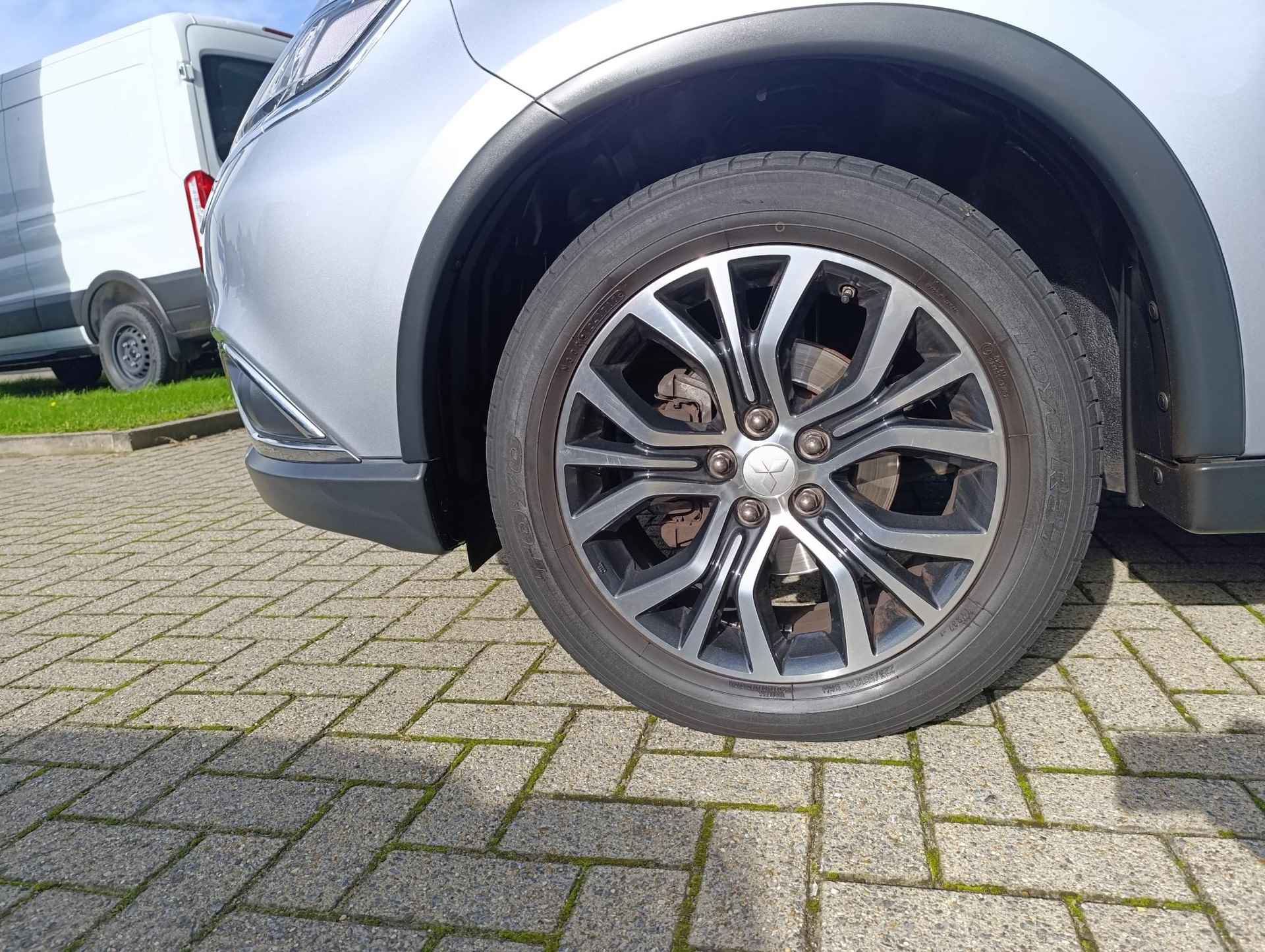 Mitsubishi Outlander 2.0 Connect Pro | Trekhaak | Cruise Control | Camera + 360-graden zicht - 16/19