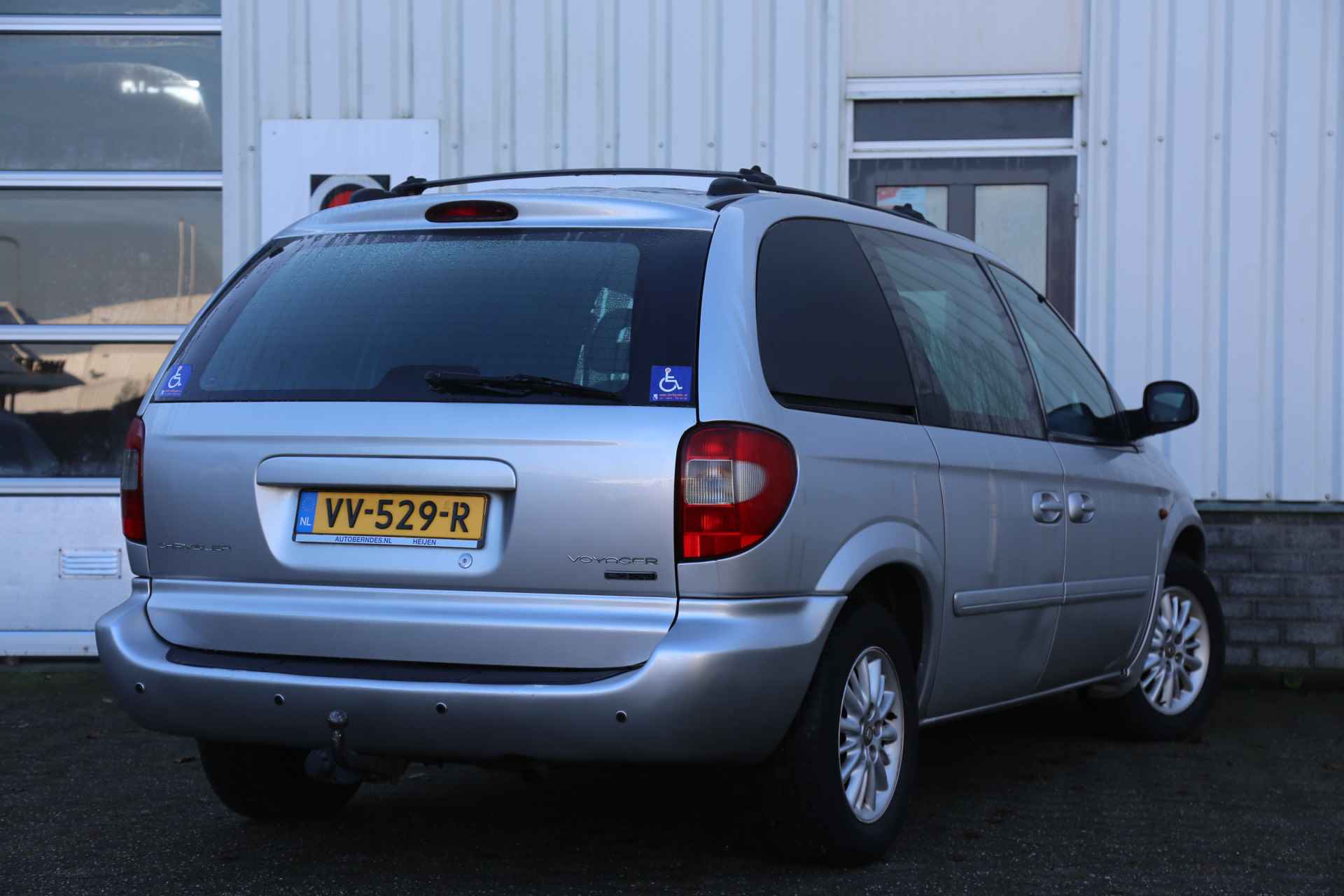 Chrysler Voyager 2.8 CRD LX Automaat*Rolstoellift*Grijs kenteken*Perfect Onderh.*NL-Auto*Trekhaak/Climate-Control/Cruise-Control* - 2/17