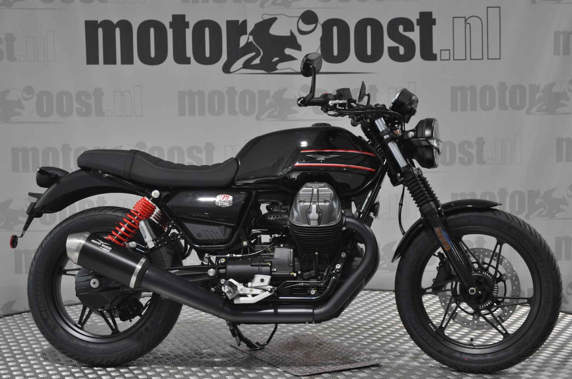 MOTO GUZZI V 7   Stone SPECIAL EDITION - 3/21