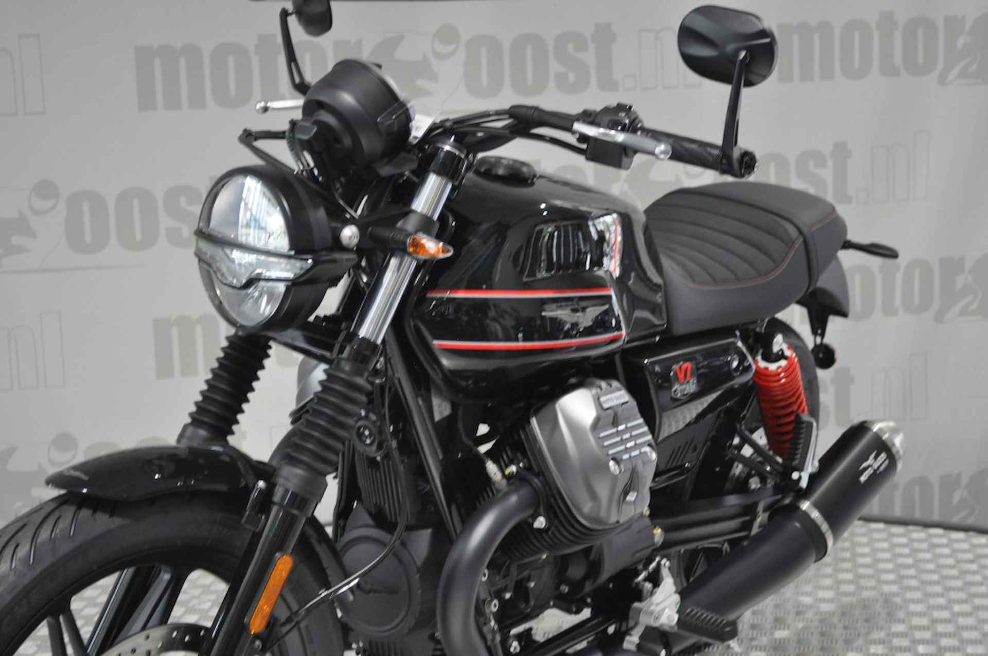 MOTO GUZZI V 7   Stone SPECIAL EDITION - 8/21