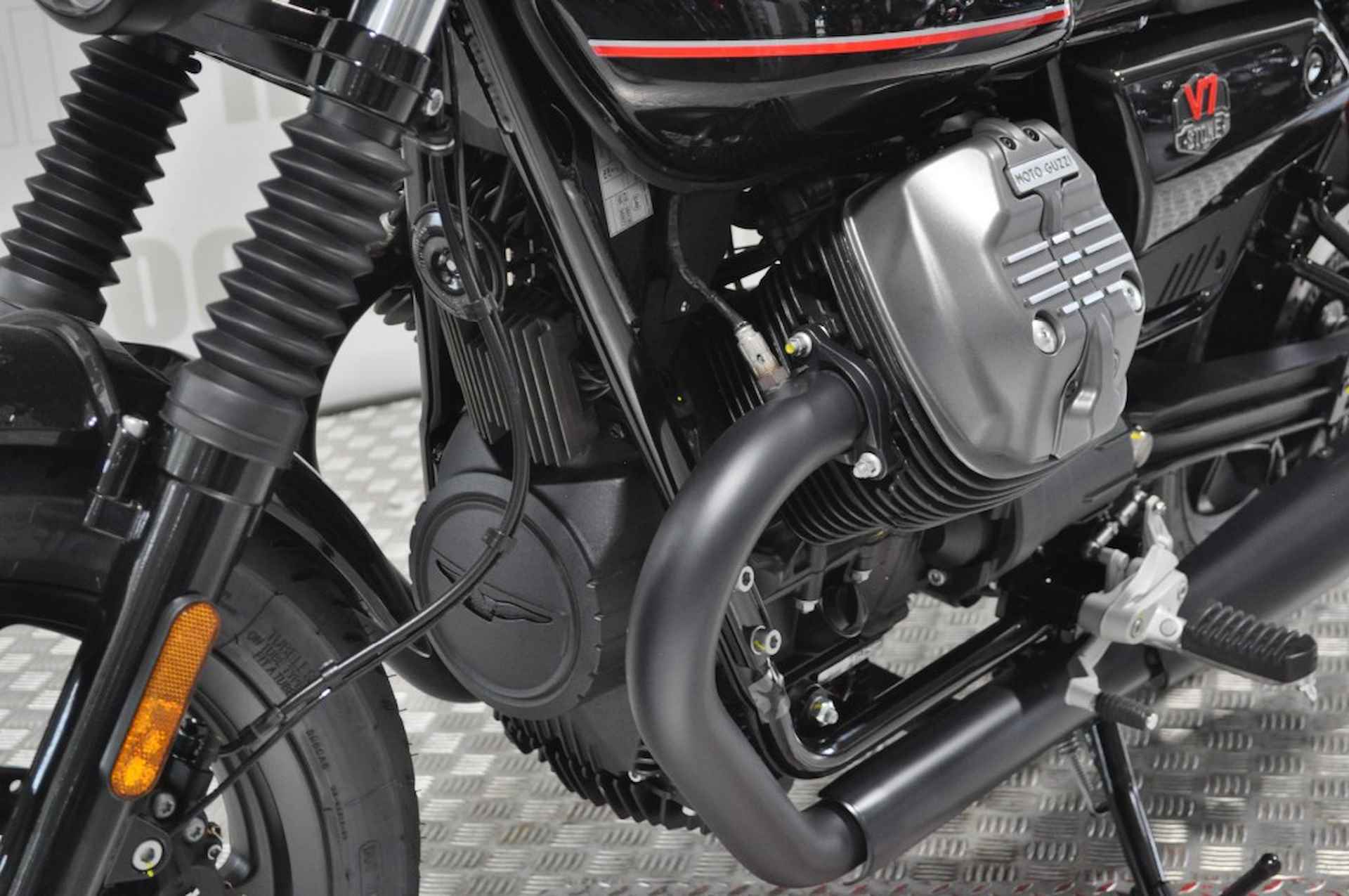 MOTO GUZZI V 7   Stone SPECIAL EDITION - 11/21