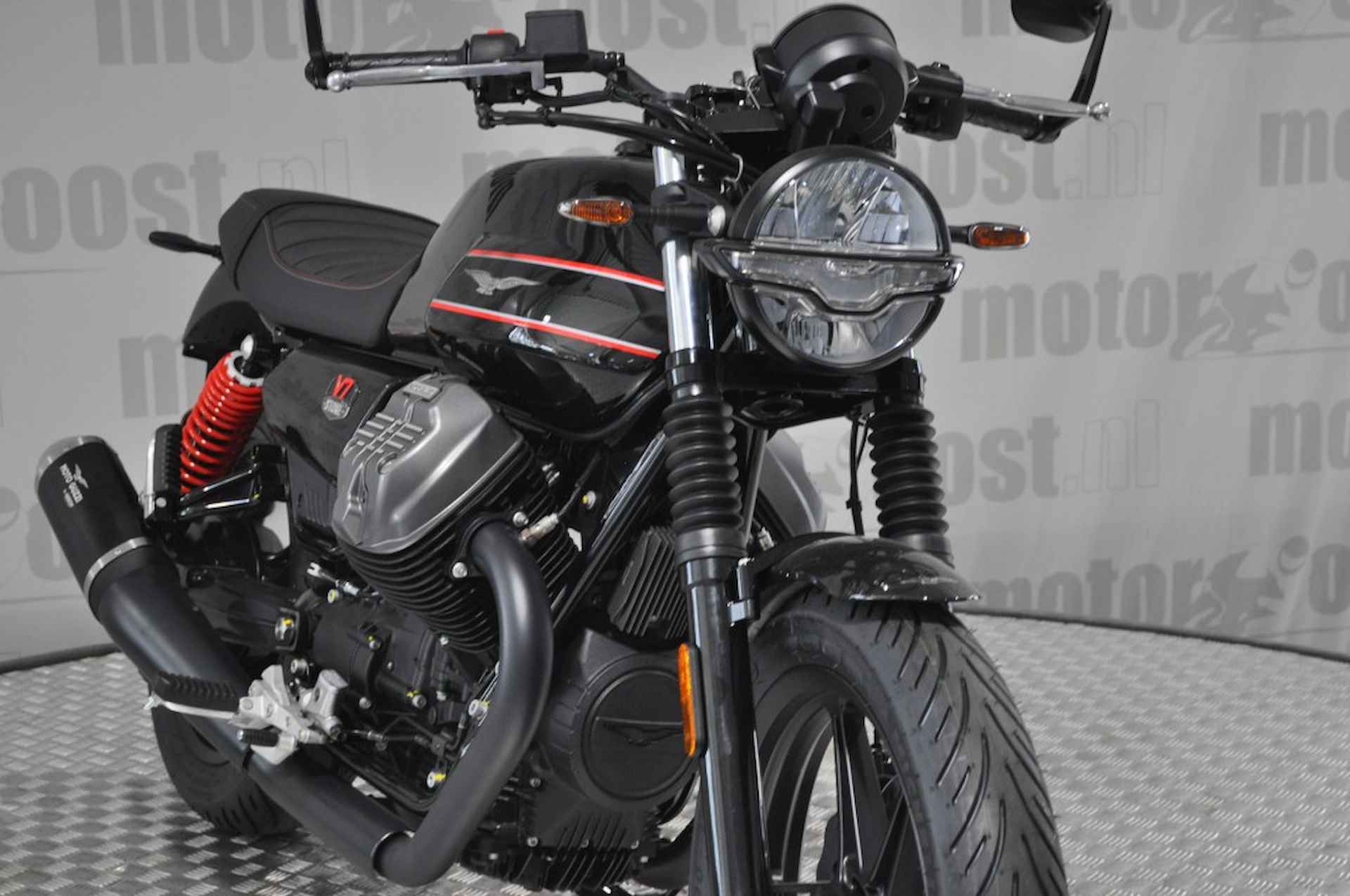 MOTO GUZZI V 7   Stone SPECIAL EDITION - 12/21