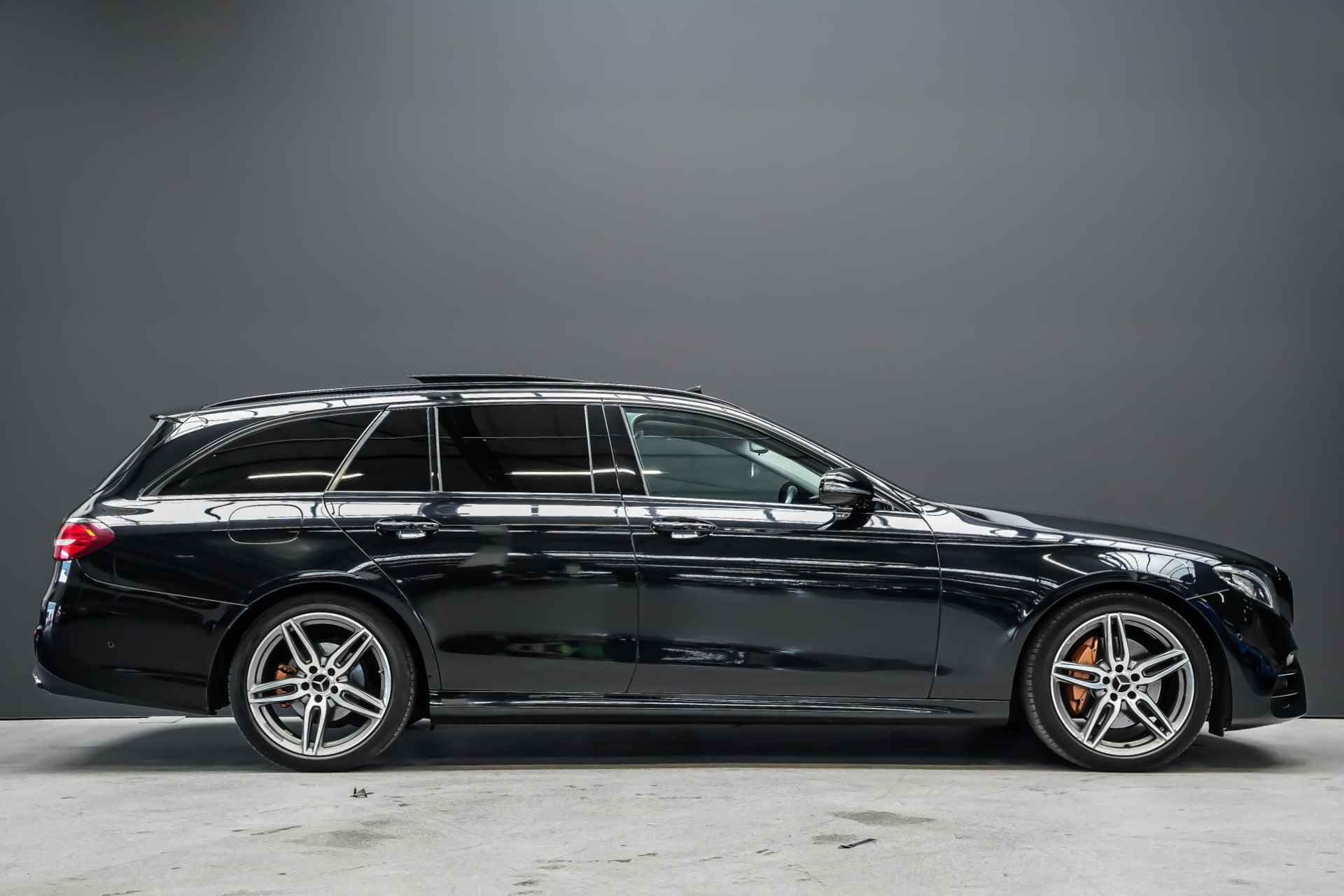 Mercedes-Benz E-klasse Estate 250 211pk Prestige Plus |dealer onderhouden|AMG-Line|panoramadak|lederen stoelen|parkeercamera en sensoren|bluetooth|elk. stoelen|trekhaak|stoelverwarming|19"| - 6/33