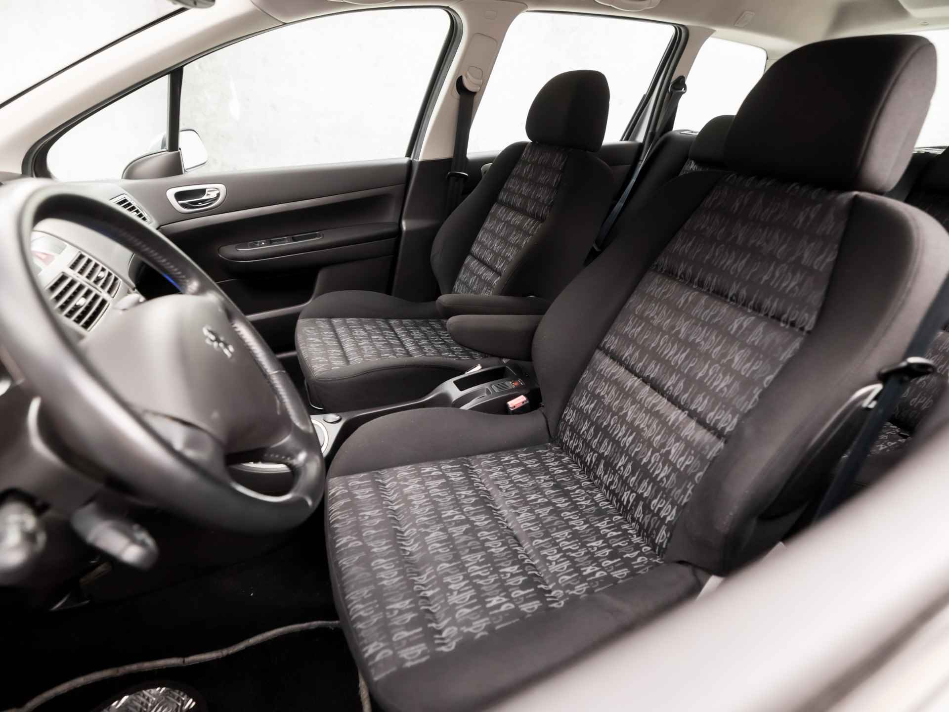 Peugeot 307 Break 1.6-16V XS Pack Automaat (YOUNGTIMER, CLIMATE, CRUISE, NAP, SPORTSTOELEN, TREKHAAK, ARMSTEUN, NIEUWE APK, NIEUWSTAAT) - 13/29