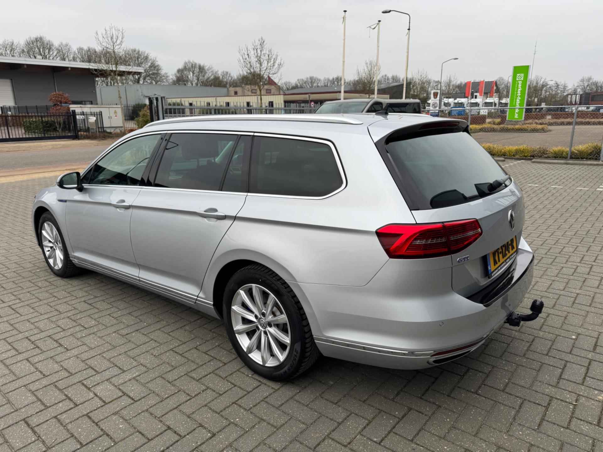 Volkswagen Passat Variant 1.4 TSI GTE Highline - 8/35