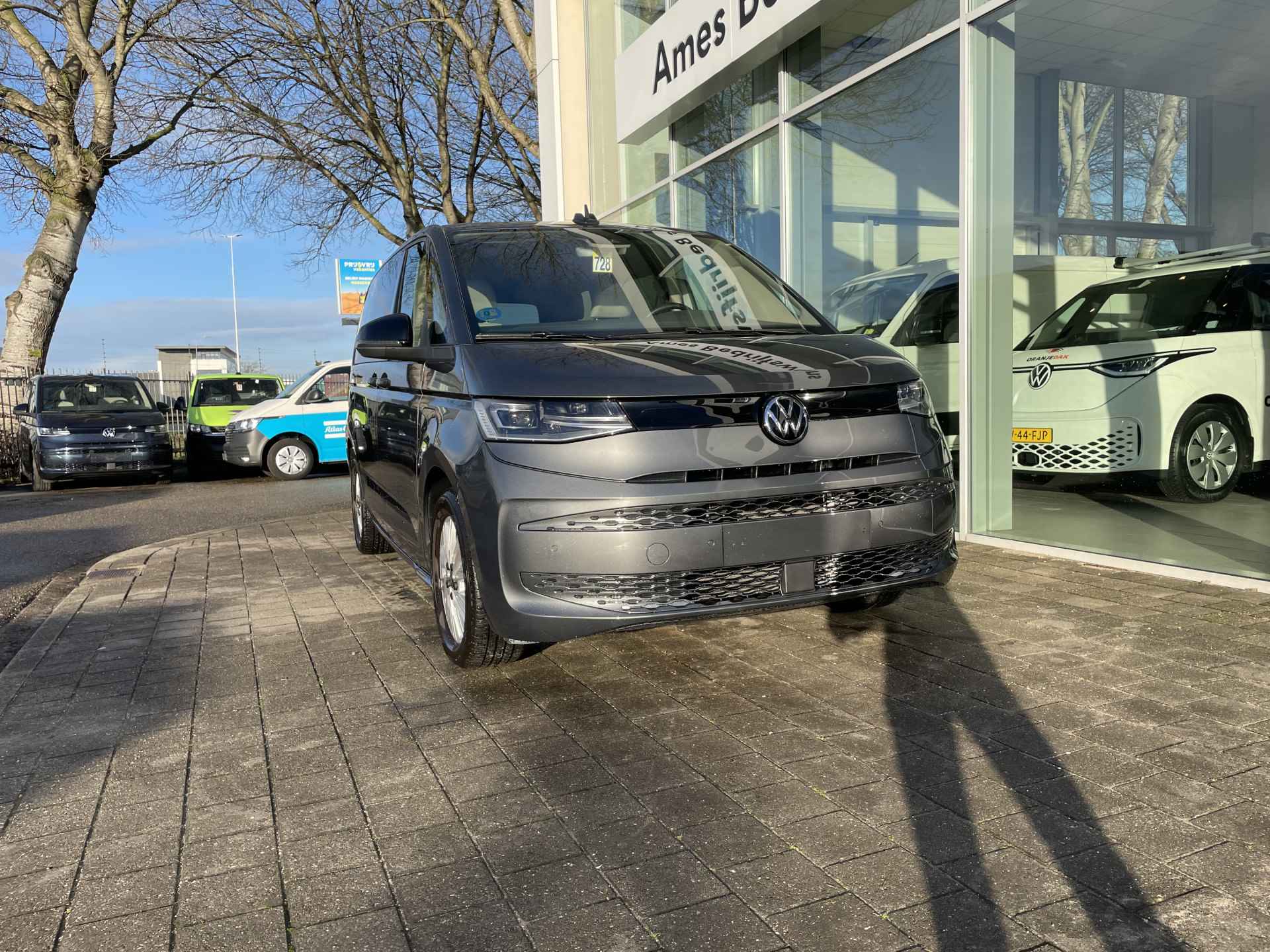 Volkswagen Multivan 1.4 eHybrid 218PK L1H1 Life | 7 Zitplaatsen | IQ Light | Elektrische achterklep - 3/40