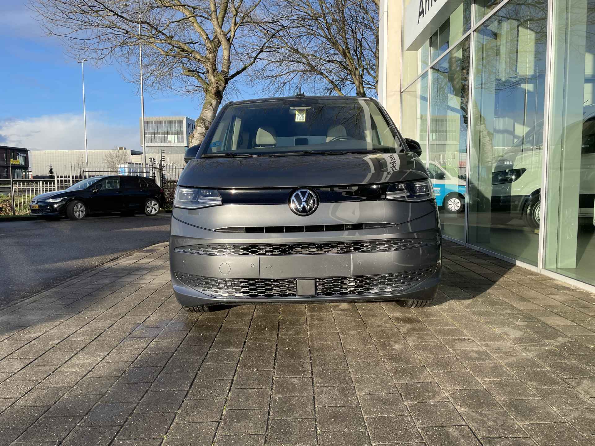 Volkswagen Multivan 1.4 eHybrid 218PK L1H1 Life | 7 Zitplaatsen | IQ Light | Elektrische achterklep - 4/40