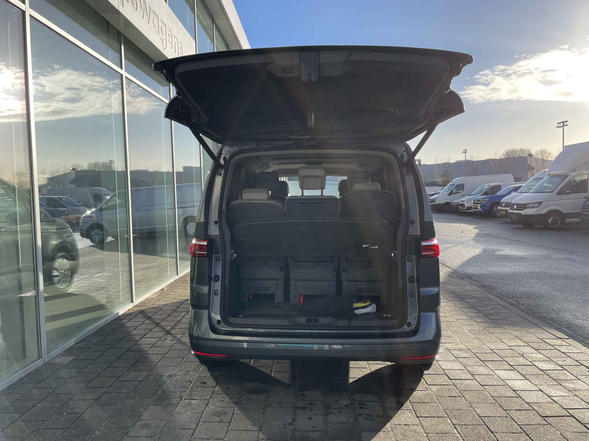 Volkswagen Multivan 1.4 eHybrid 218PK L1H1 Life | 7 Zitplaatsen | IQ Light | Elektrische achterklep - 9/40