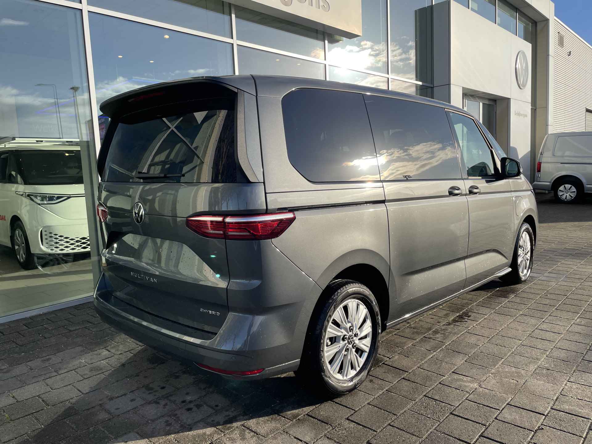 Volkswagen Multivan 1.4 eHybrid 218PK L1H1 Life | 7 Zitplaatsen | IQ Light | Elektrische achterklep - 14/40