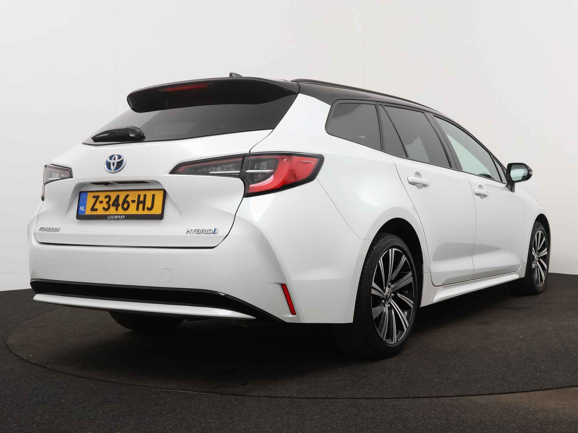 Toyota Corolla Touring Sports 1.8 Hybrid Style Limited | Navigatie | Camera | LM velgen | Cruise Control Adaptief | Climate Control | Stoel en stuurwiel verwarmd | - 3/45