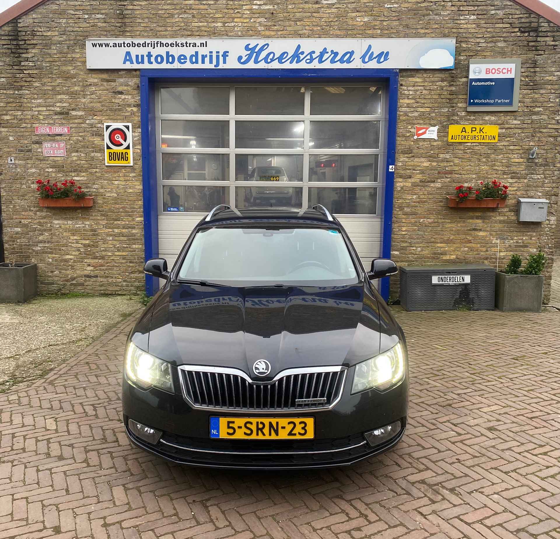 Skoda Superb Combi 1.6 TDI Sprint Pro - 6/19