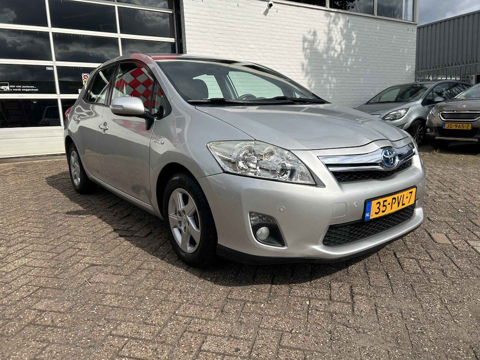 Toyota Auris 1.8 Full Hybrid Asp. - 4/24