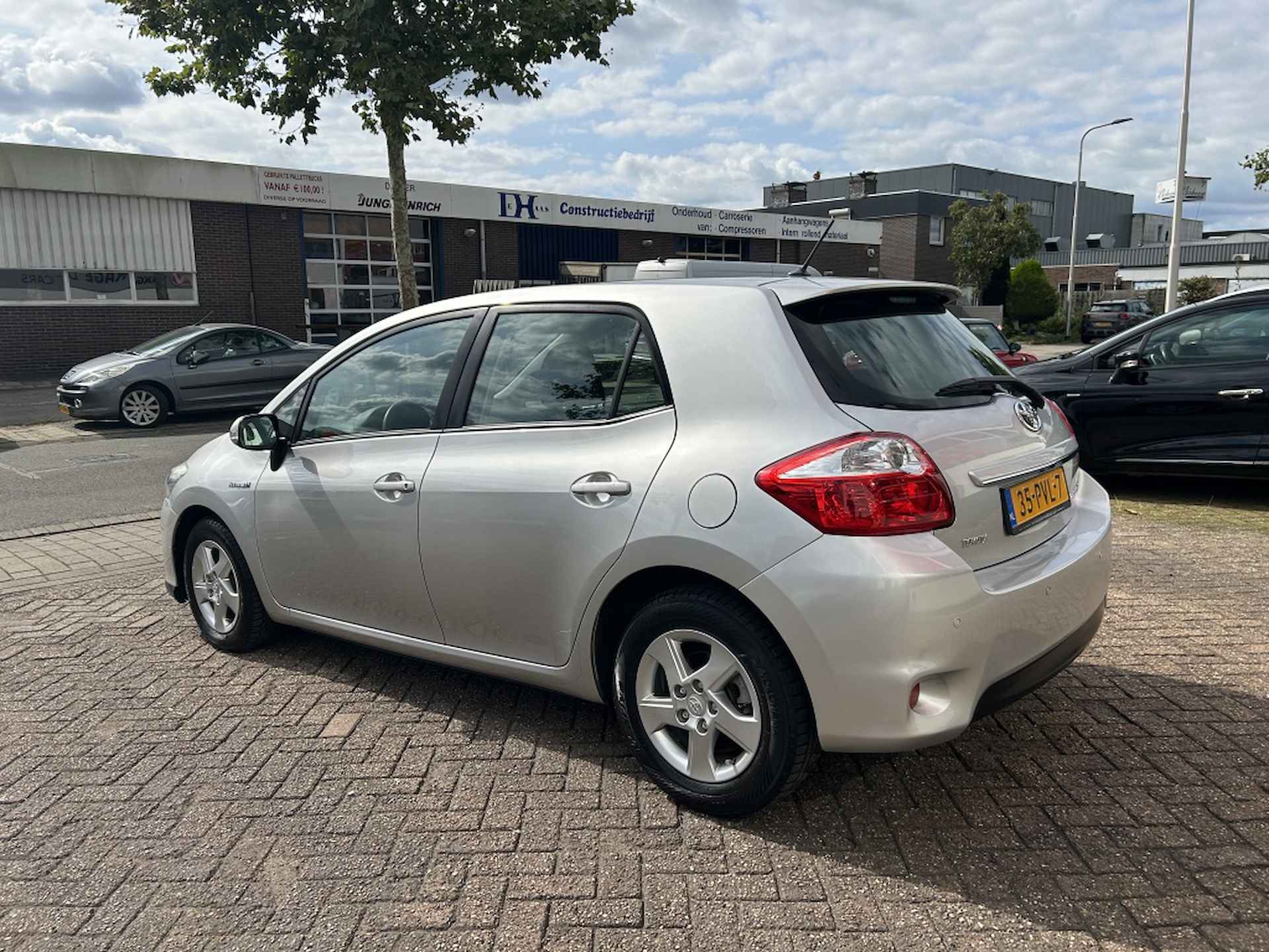 Toyota Auris 1.8 Full Hybrid Asp. - 6/24