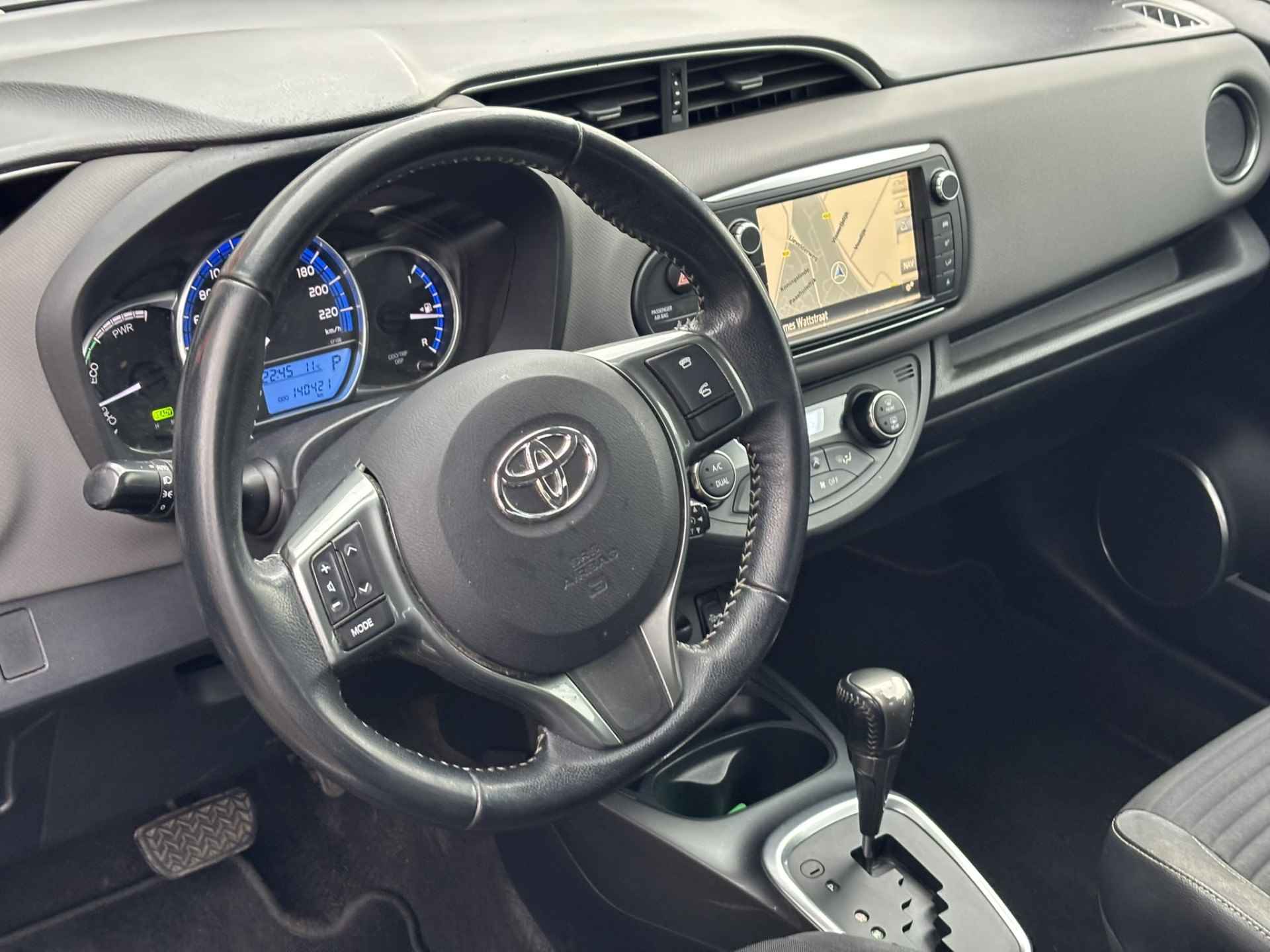 Toyota Yaris 1.5 Hybrid Dynamic / Airco / Navi / / Camera / NL Auto / - 6/34