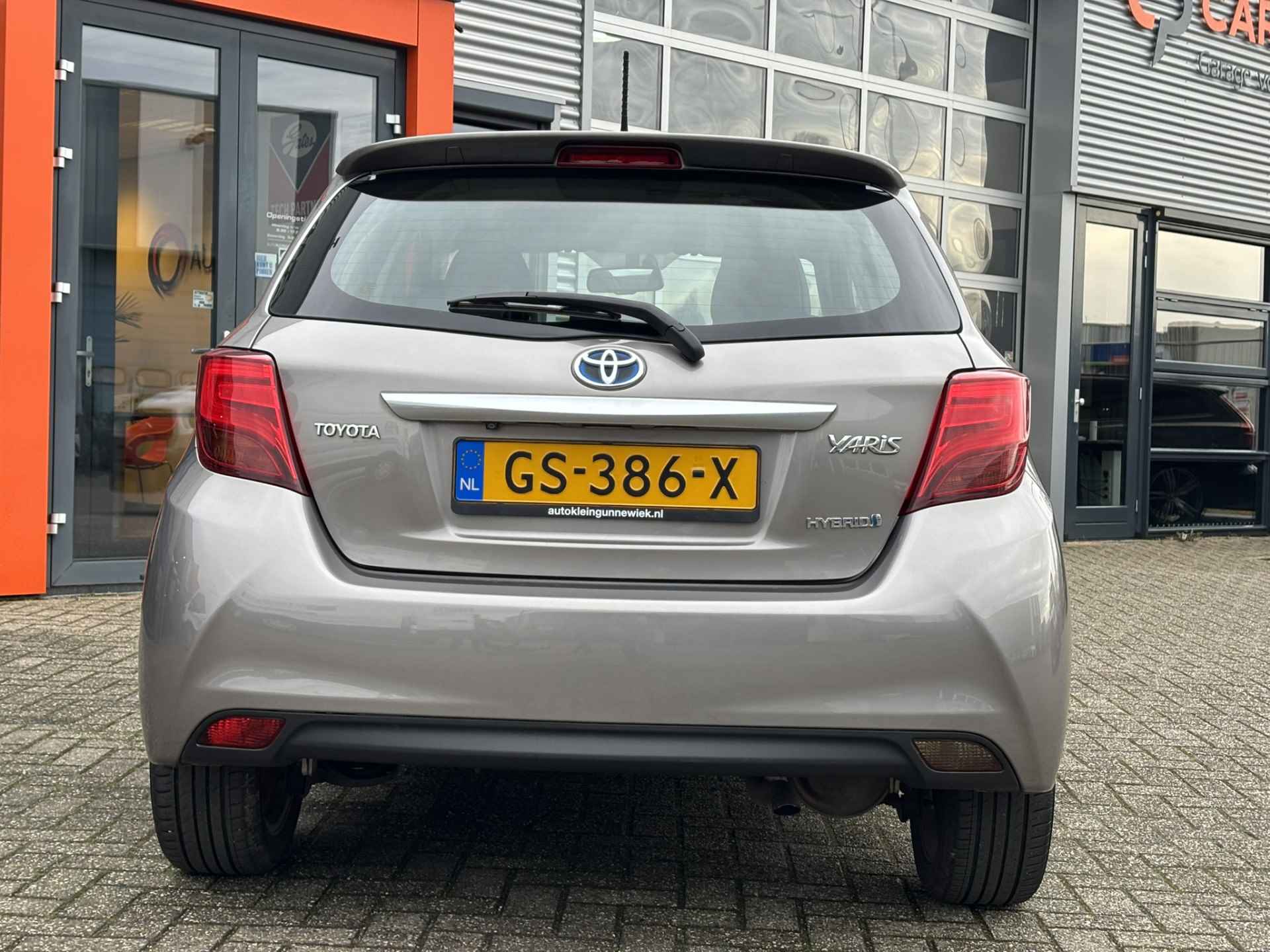 Toyota Yaris 1.5 Hybrid Dynamic / Airco / Navi / / Camera / NL Auto / - 32/34