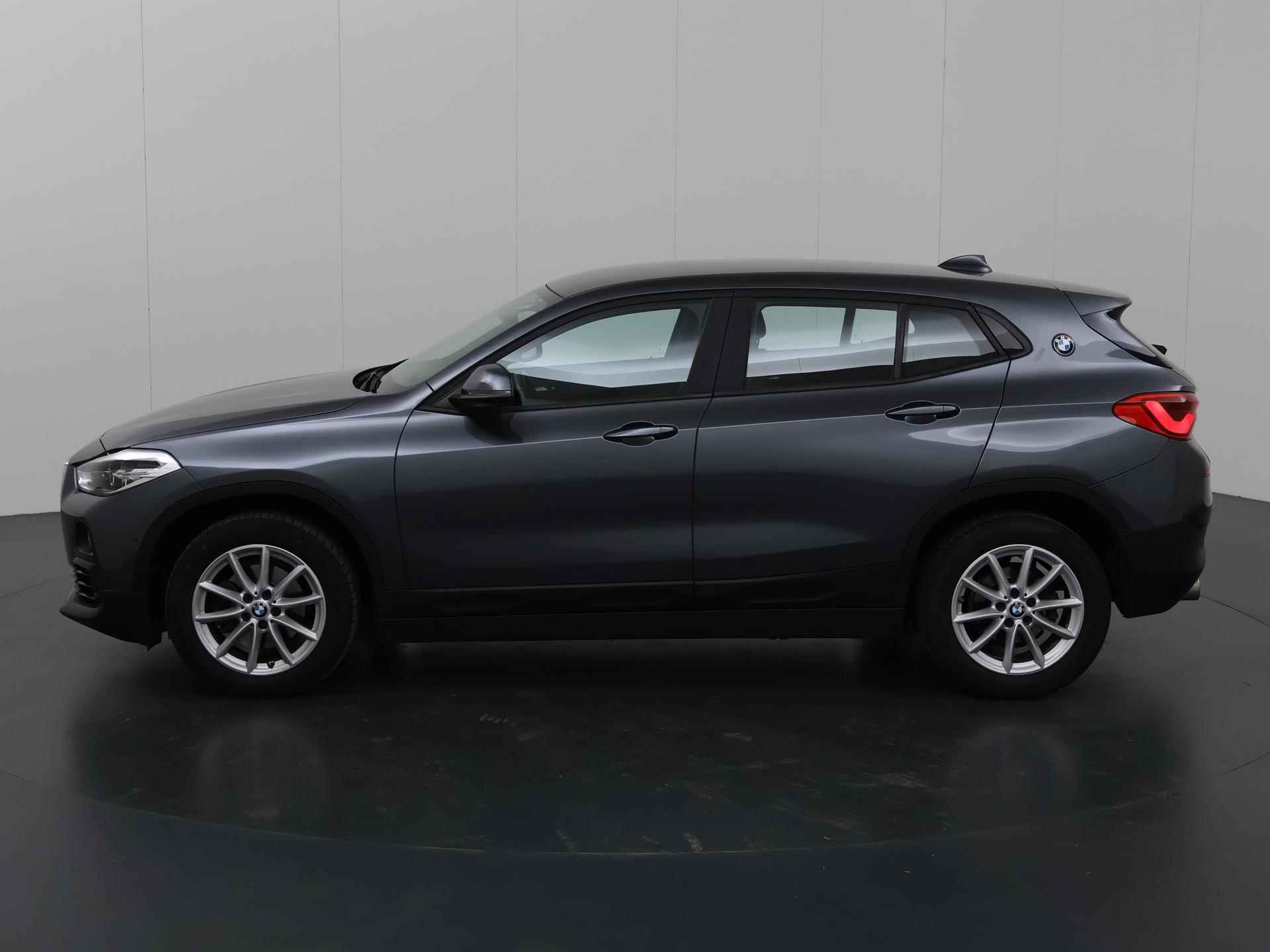 BMW X2 sDrive18i High Executive | Navigatie | Sportstoelen | Parkeercamera | DAB | Stoelverwarming | - 6/42