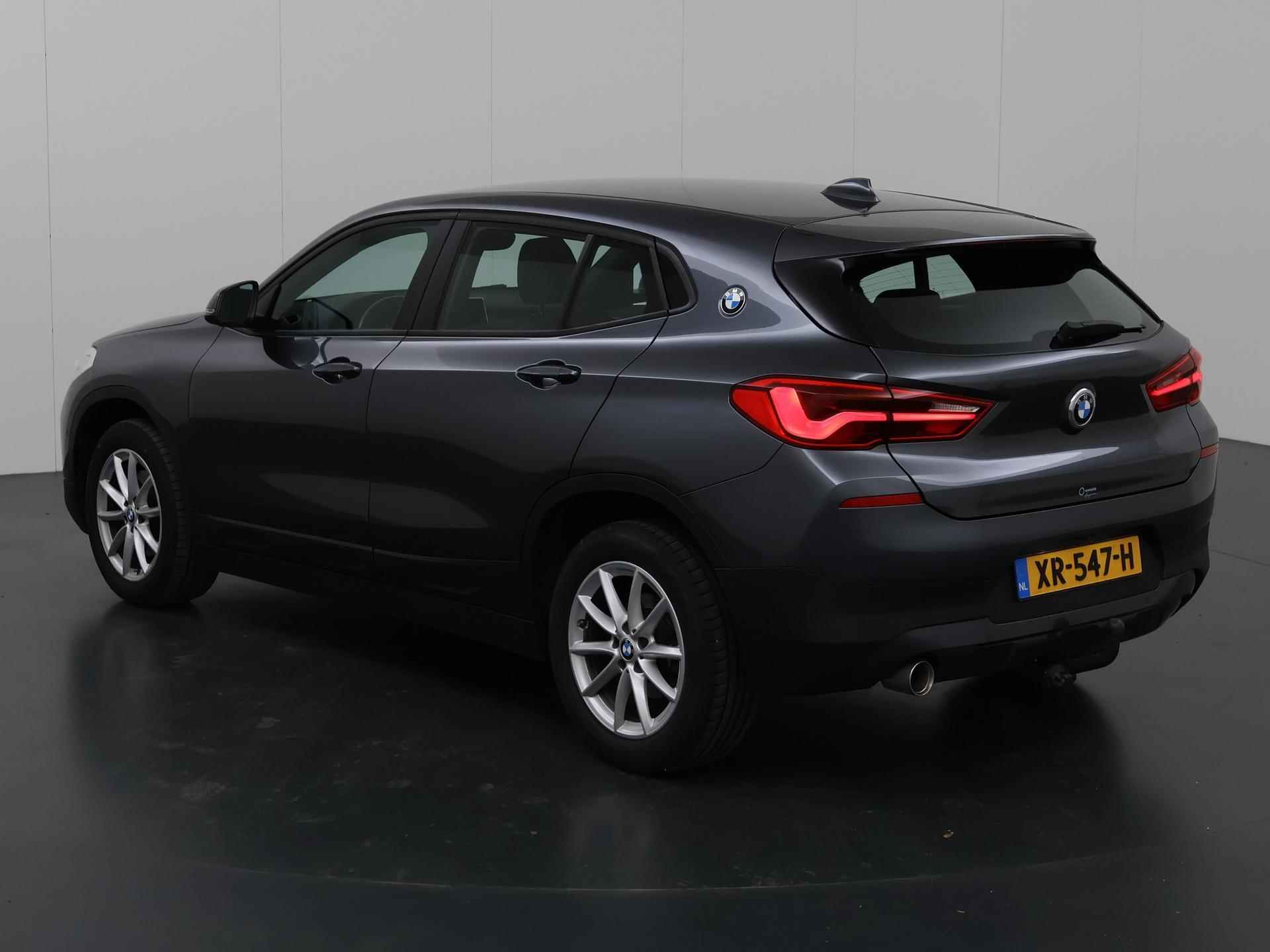 BMW X2 sDrive18i High Executive | Navigatie | Sportstoelen | Parkeercamera | DAB | Stoelverwarming | - 23/42