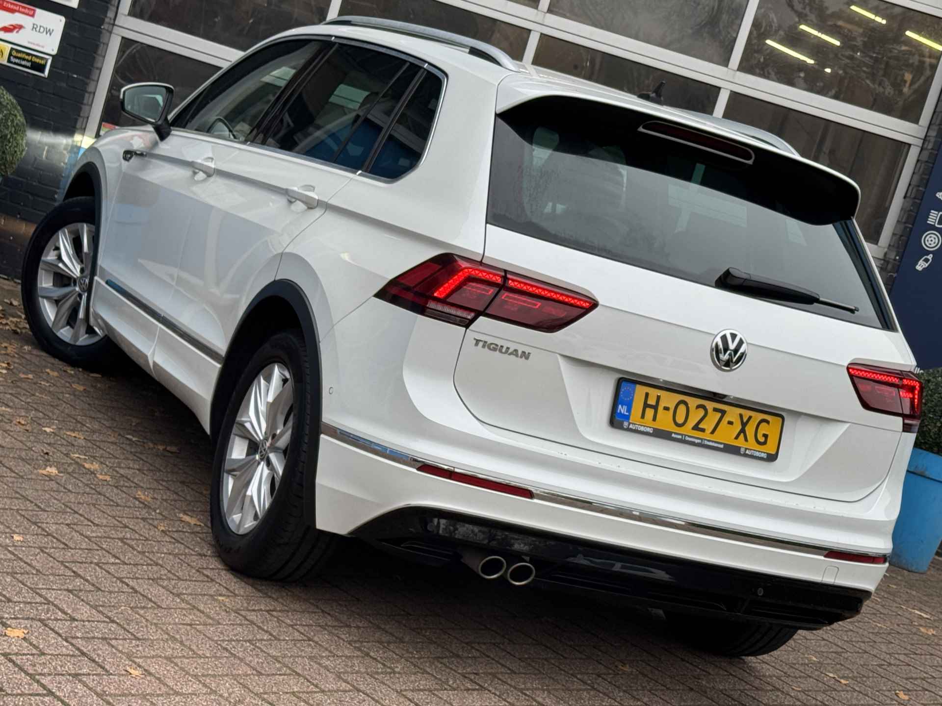 Volkswagen Tiguan 1.5 TSI ACT Highline Business R Cruise Control Adaptief | Airco | Lichtmetalen Velgen | Trekhaak Rijklaar + 12 Maand BOVAG Garantie - 42/47