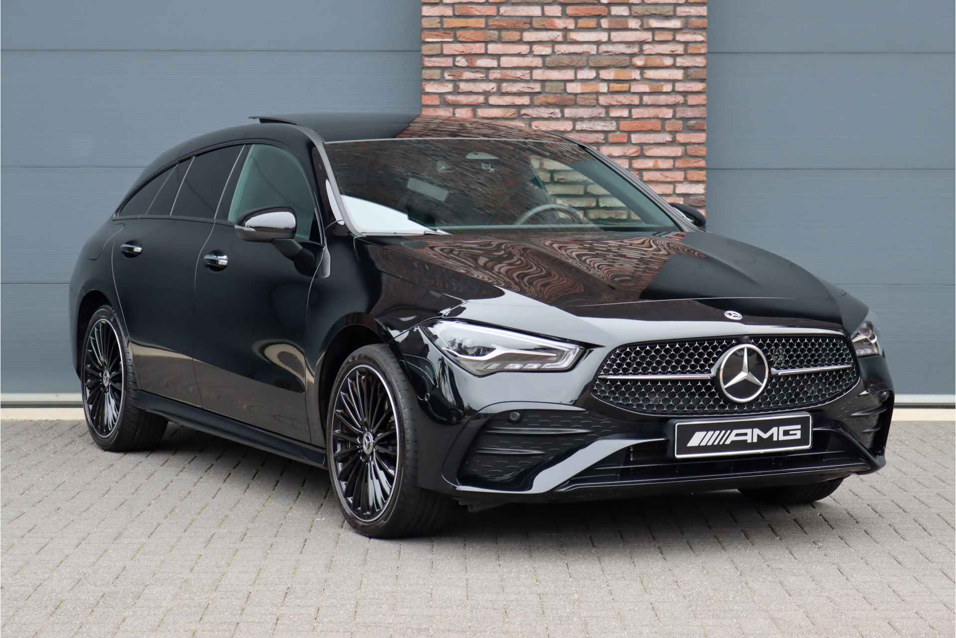 Mercedes-Benz CLA-Klasse Shooting Brake 250 e AMG Line Aut8 | Facelift | Panoramadak | Distronic+ | Memory | Advanced Sound System | Keyless Go | Verwarmd Stuurwiel | Augmented Reality | - 4/41