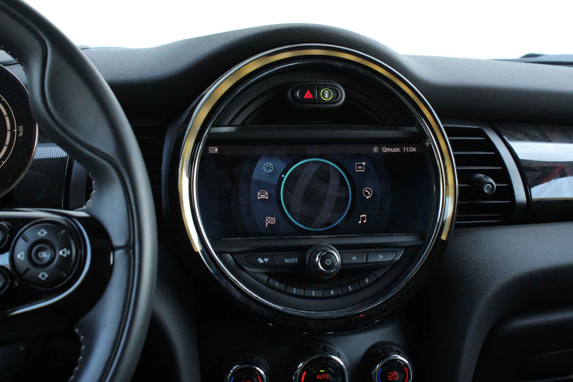 MINI Electric Yours / Panoramadak / Achteruitrijcamera / Sportstoelen / Adaptieve LED / Apple CarPlay / Head-Up / Comfort Access - 20/27