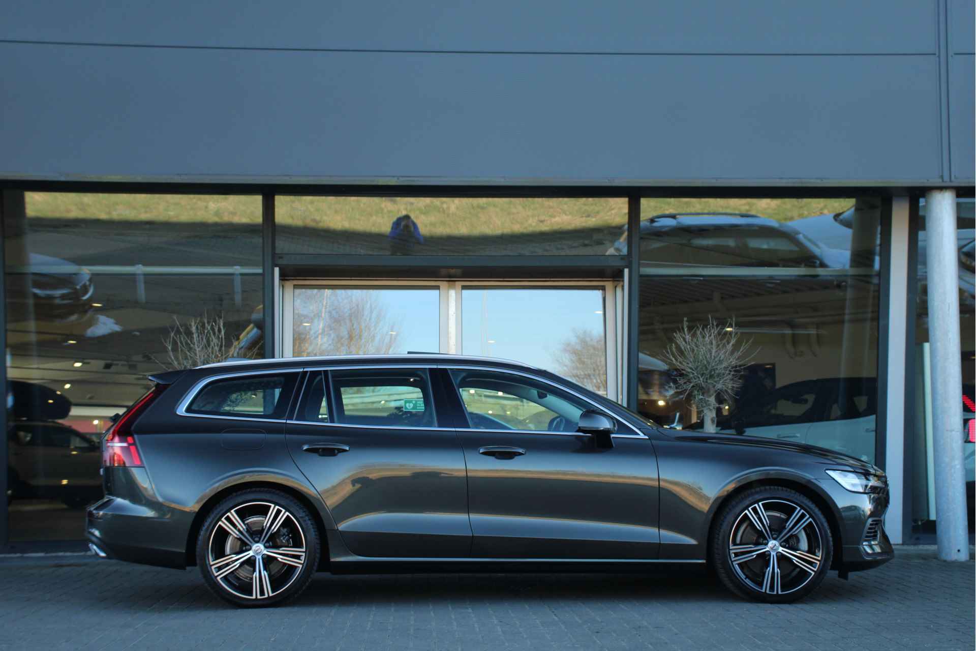 Volvo V60 T6 Recharge AWD Inscription | Adaptive Cruise | Harman/Kardon | Panoramadak | Camera | Trekhaak | 19-inch - 5/30