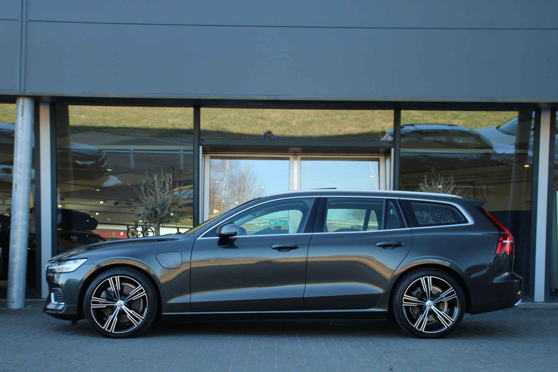 Volvo V60 T6 Recharge AWD Inscription | Adaptive Cruise | Harman/Kardon | Panoramadak | Camera | Trekhaak | 19-inch - 6/30