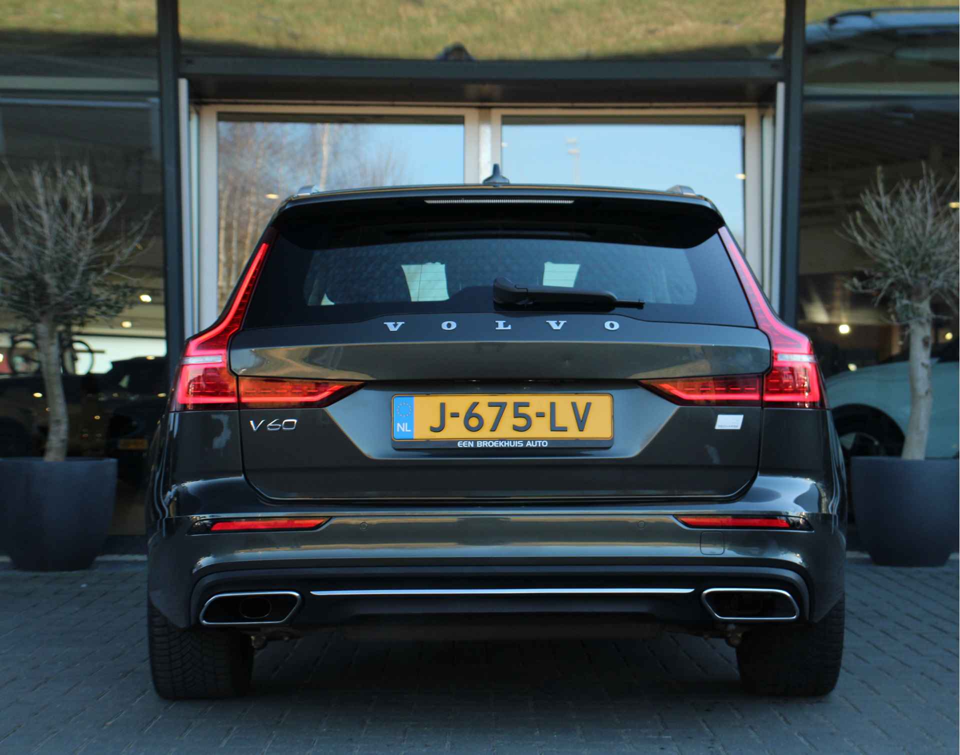 Volvo V60 T6 Recharge AWD Inscription | Adaptive Cruise | Harman/Kardon | Panoramadak | Camera | Trekhaak | 19-inch - 8/30