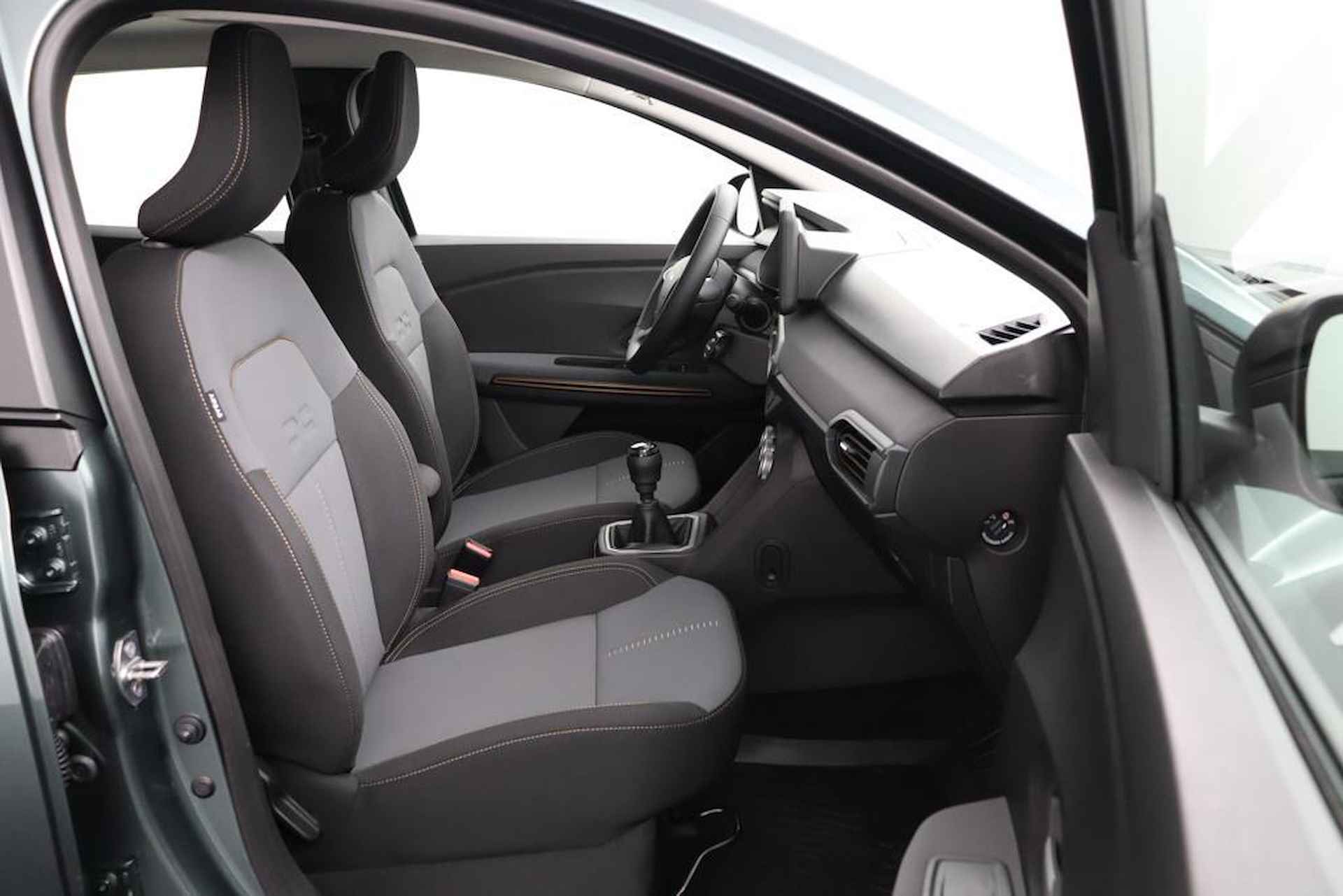 Dacia Sandero 1.0 TCe 100 ECO-G Extreme Pack Extreme | Media Navigatie | Stoelverwarming | Elektrisch bedienbaar schuifdak - 22/56