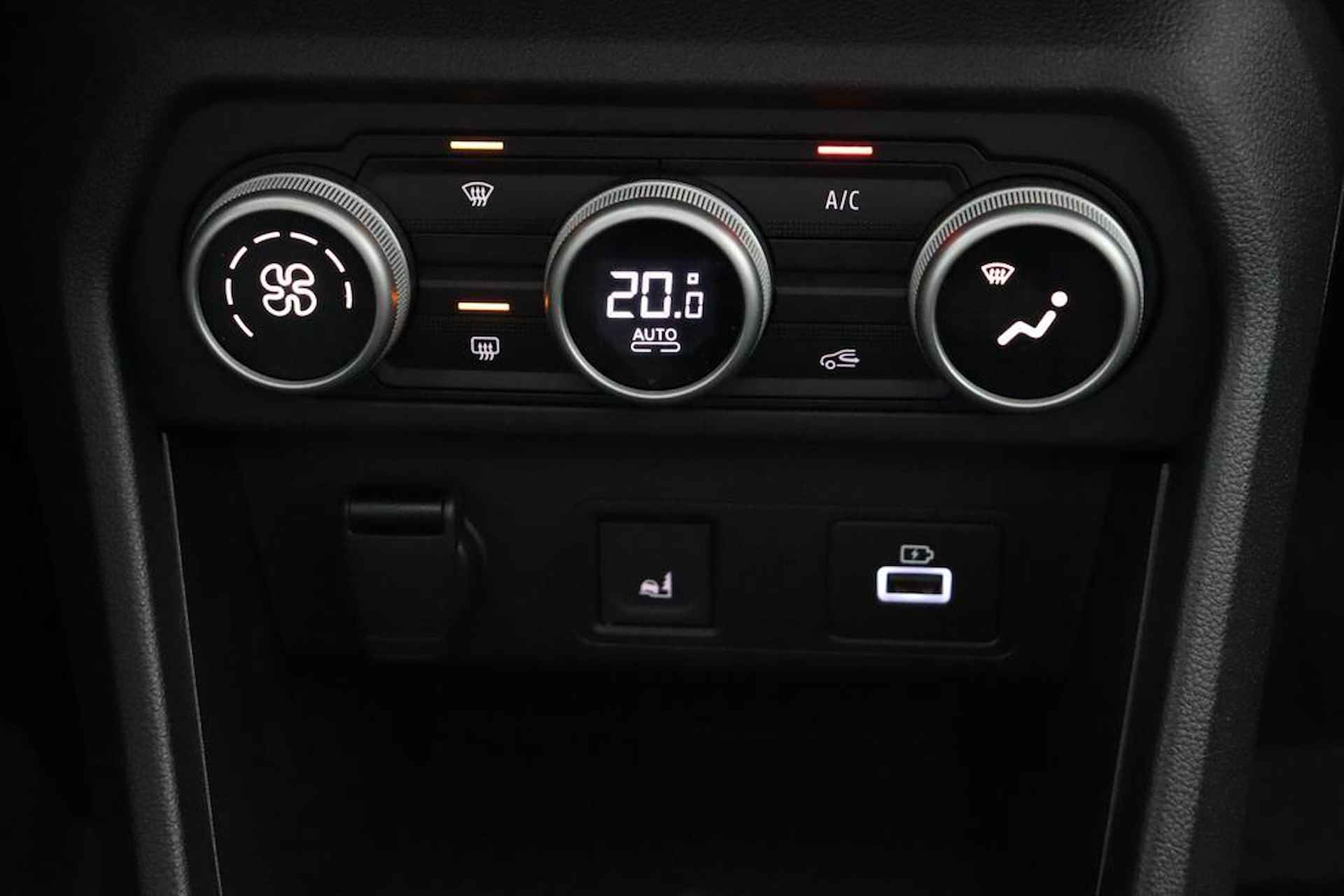 Dacia Sandero 1.0 TCe 100 ECO-G Extreme Pack Extreme | Media Navigatie | Stoelverwarming | Elektrisch bedienbaar schuifdak - 34/56