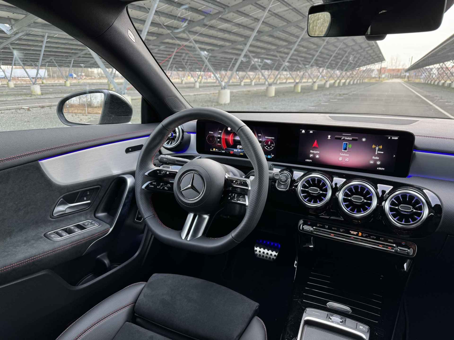 Mercedes-Benz CLA-klasse 180 AMG Line | Facelift | Sfeerverlichting | Parkeercamera | Stoelverwarming | 19" multispaaks velgen | - 13/32