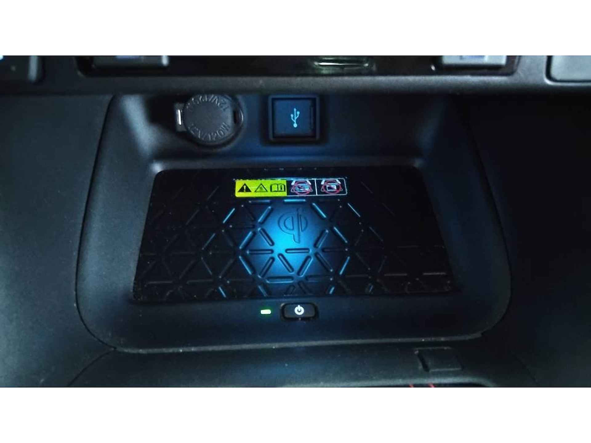 Toyota RAV4 2.5 Plug-in AWD Bi-Tone 360 cam JBL HUD - 24/32