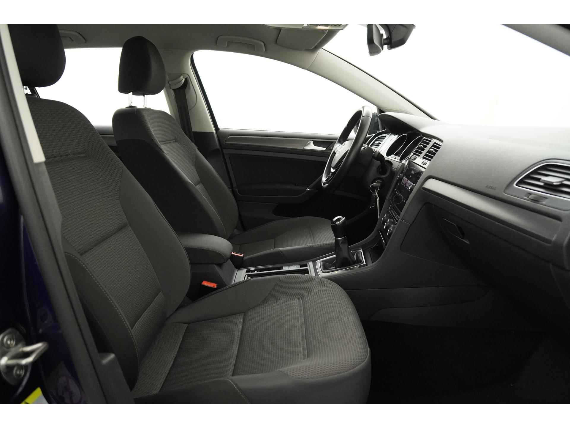 Volkswagen Golf 1.0 TSI Comfortline | Navigatie | ACC | Apple Carplay | Zondag Open! - 3/42
