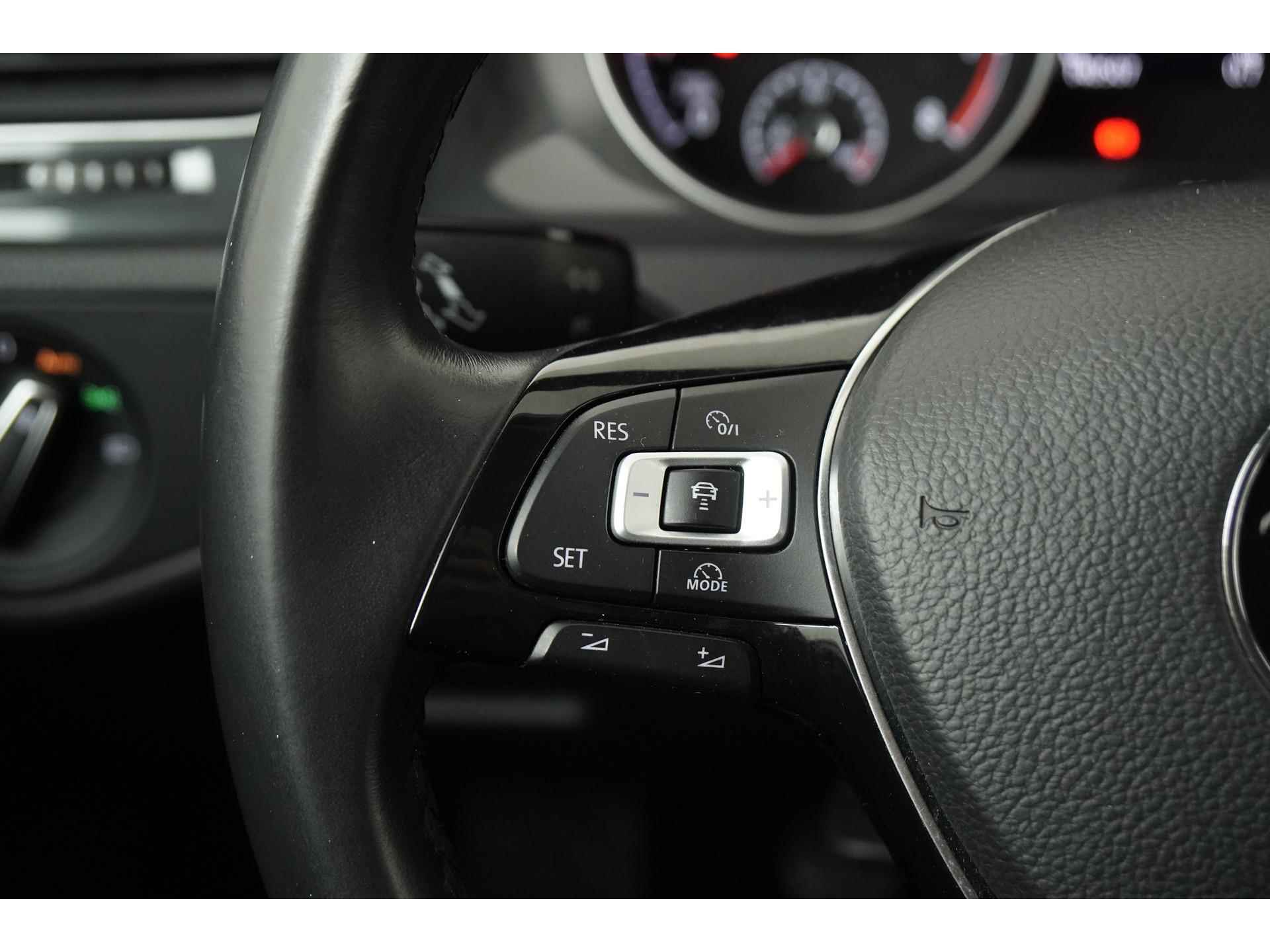 Volkswagen Golf 1.0 TSI Comfortline | Navigatie | ACC | Apple Carplay | Zondag Open! - 8/42