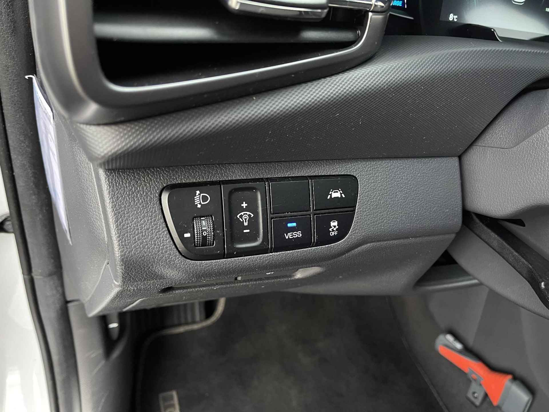 Hyundai IONIQ Comfort EV 38 kWh | Navigatie | Camera | Adapt. Cruise Control | Stoelverwarming | Apple Carplay/Android Auto | Rijklaarprijs! - 24/27