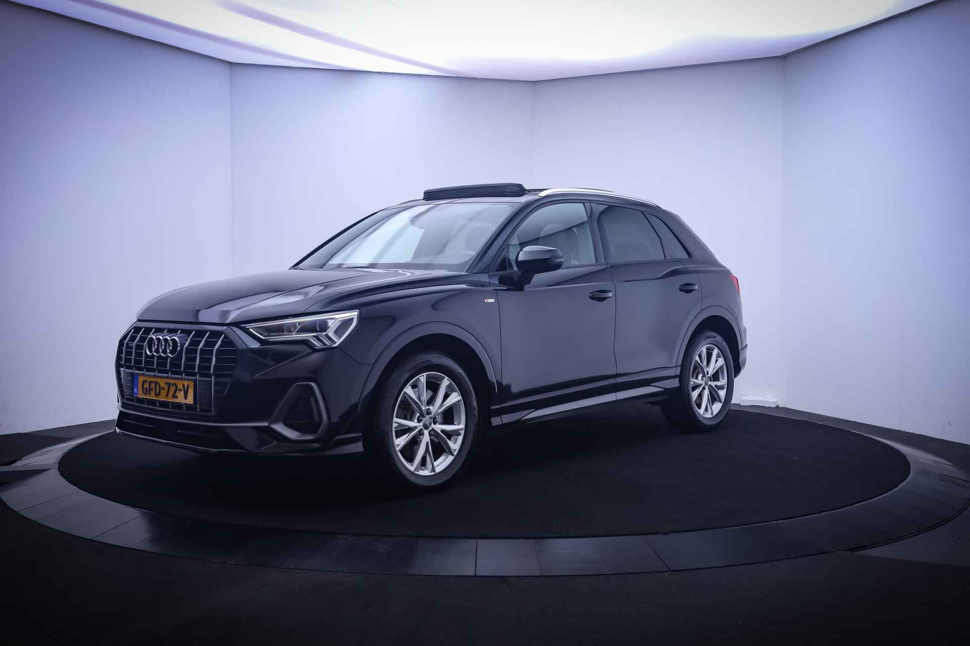 Audi Q3 40(2.0)TFSI S-LINE QUATTRO PANO/DIGI DASH/CAMERA/LED/NAVI/CARPLAY/CRUISE/BLINDSPOT/LANE ASSIST/LMV 18''