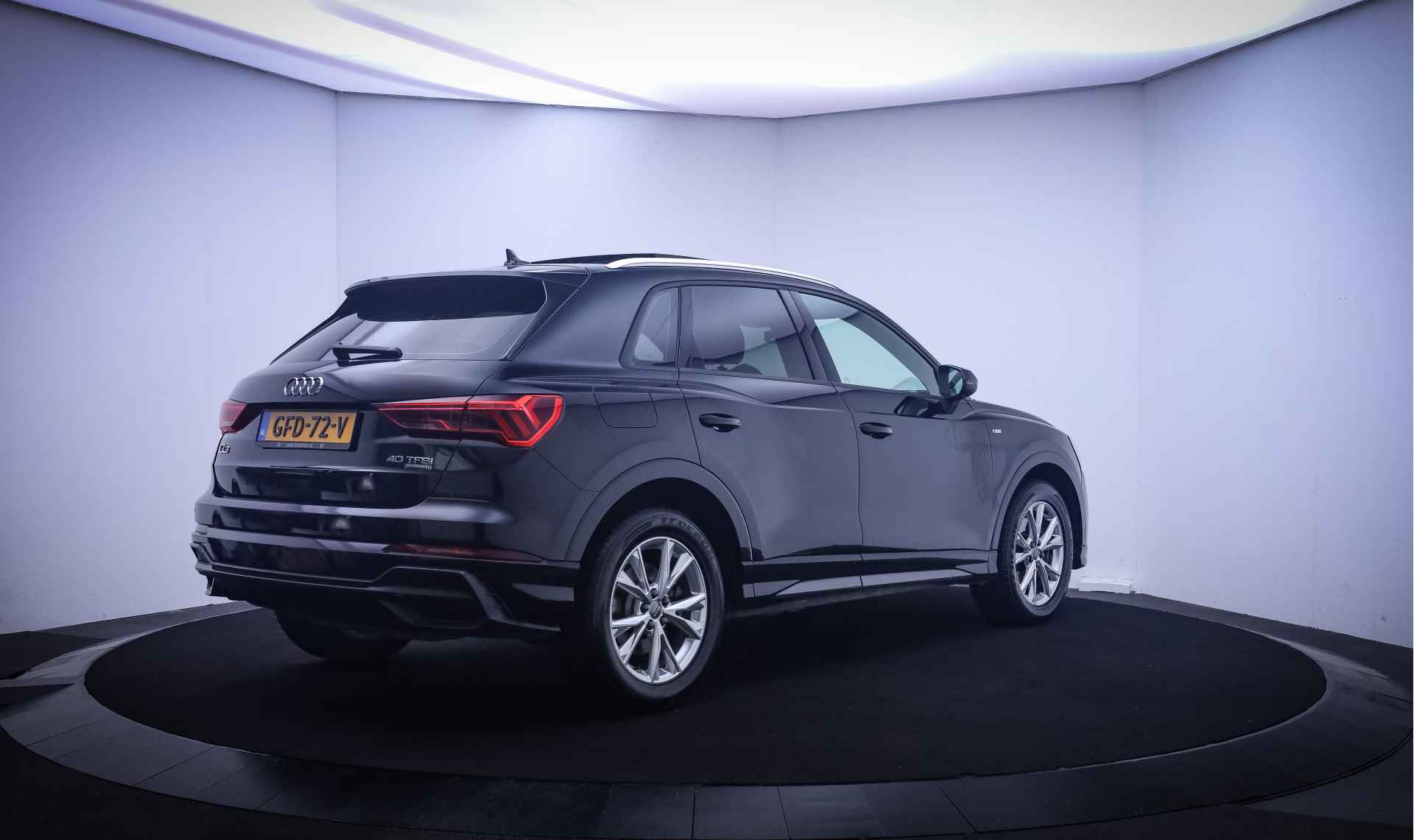 Audi Q3 40(2.0)TFSI S-LINE QUATTRO PANO/DIGI DASH/CAMERA/LED/NAVI/CARPLAY/CRUISE/BLINDSPOT/LANE ASSIST/LMV 18'' - 5/27