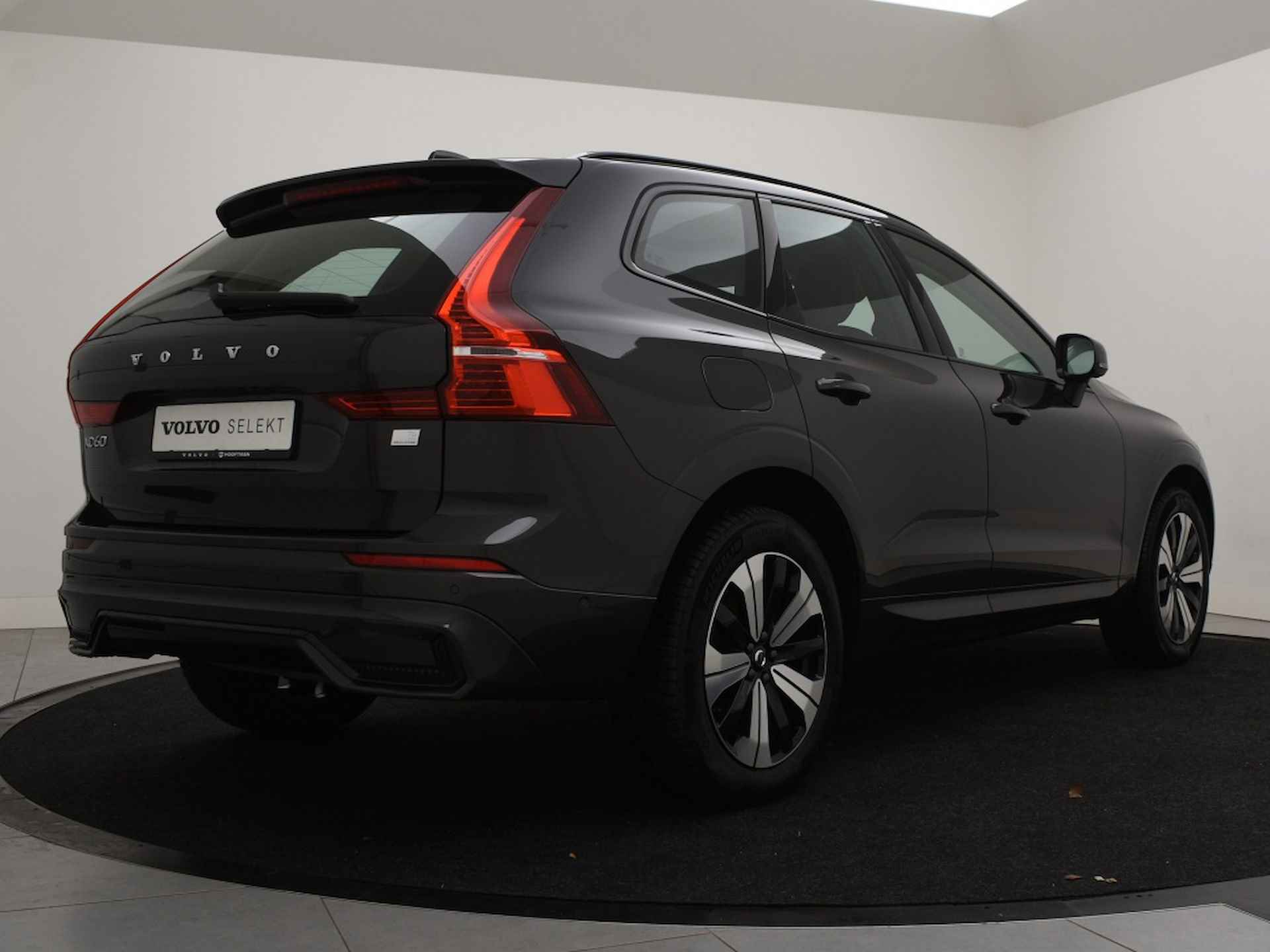 Volvo XC60 T6 PLUG-IN HYBRID LONG RANGE PLUS DARK SCHUIFDAK 360GR CAM ACC B - 3/37