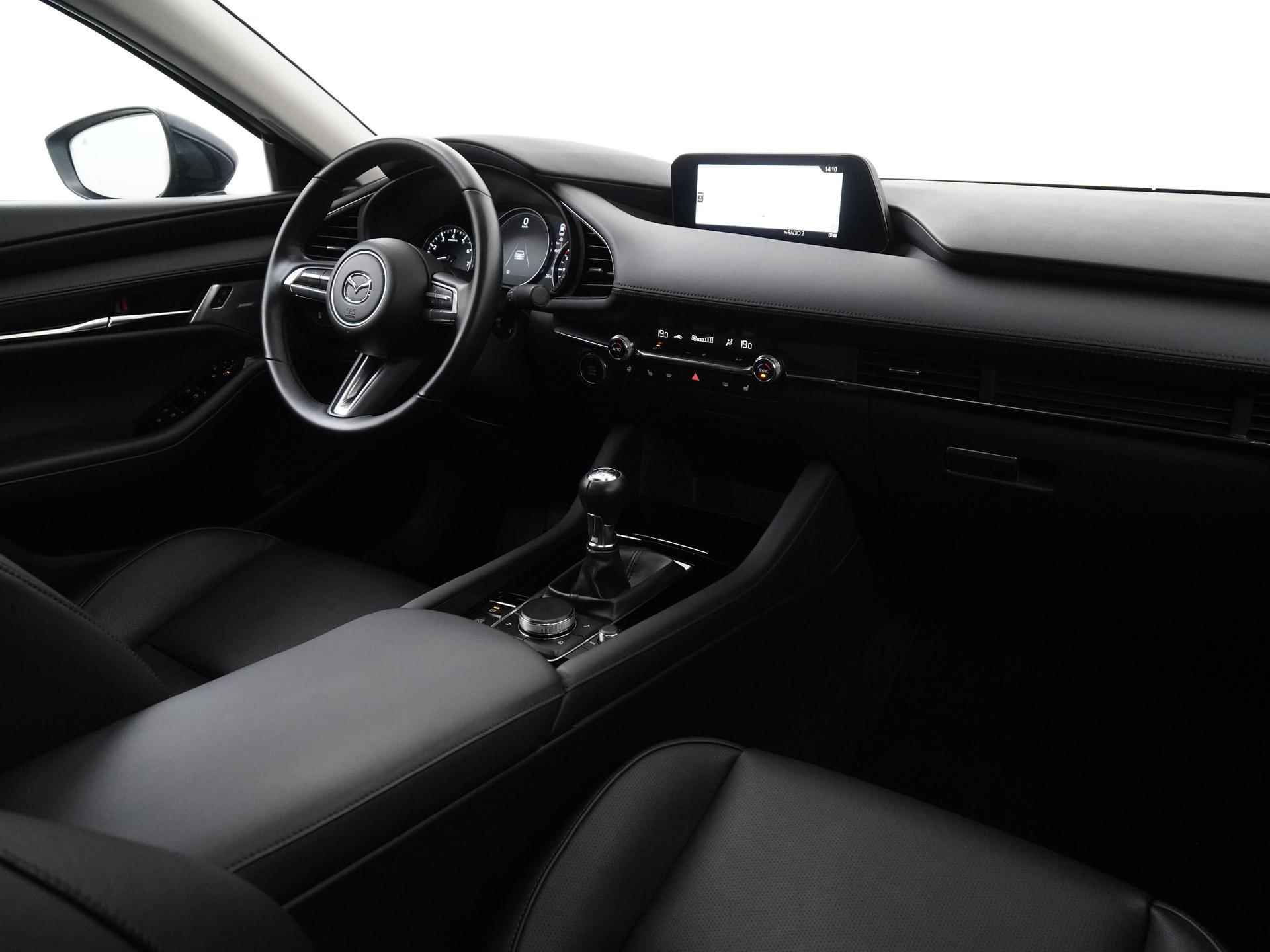 Mazda 3 2.0 e-SkyActiv-X M Hybrid 186 Luxury | Trekhaak | Head Up | Bose Audio | Zondag Open! - 2/40