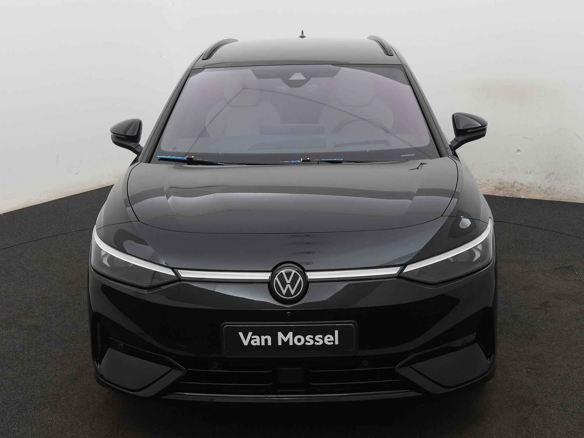 Volkswagen ID.7 Tourer 1st Edition 77 kWh | Prijsvoordeel 1st Edition | Lichtmetalen velgen | Navigatie | Apple Carplay | Android Auto |  IQ Lights | 360 graden camera | Elektrische achterklep | - 10/24