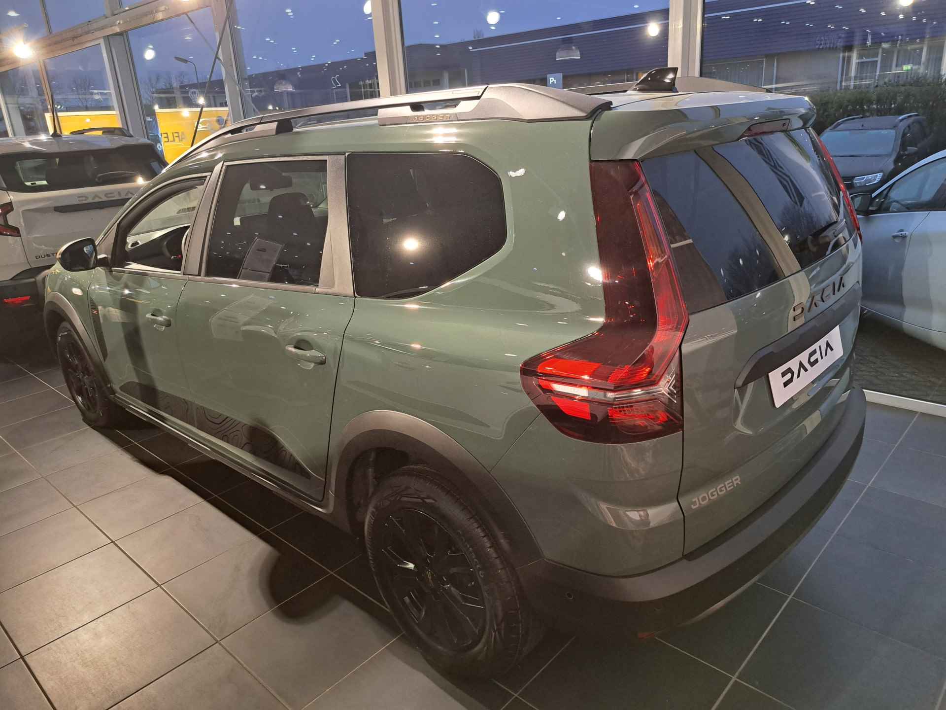 Dacia Jogger 1.0 TCe 100 ECO-G Extreme 5p. | NAvigatie | Dode Hoek melding | Camera | Handsfree card | UIT VOORRAAD LEVERBAAR ! | - 8/26