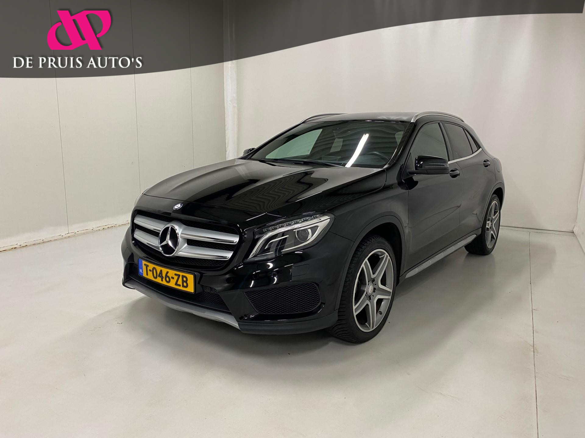 Mercedes-Benz GLA 200 AMG Navi Camera Trekhaak 19inch LM Bi-Xenon Koplampen Stoelverwarming