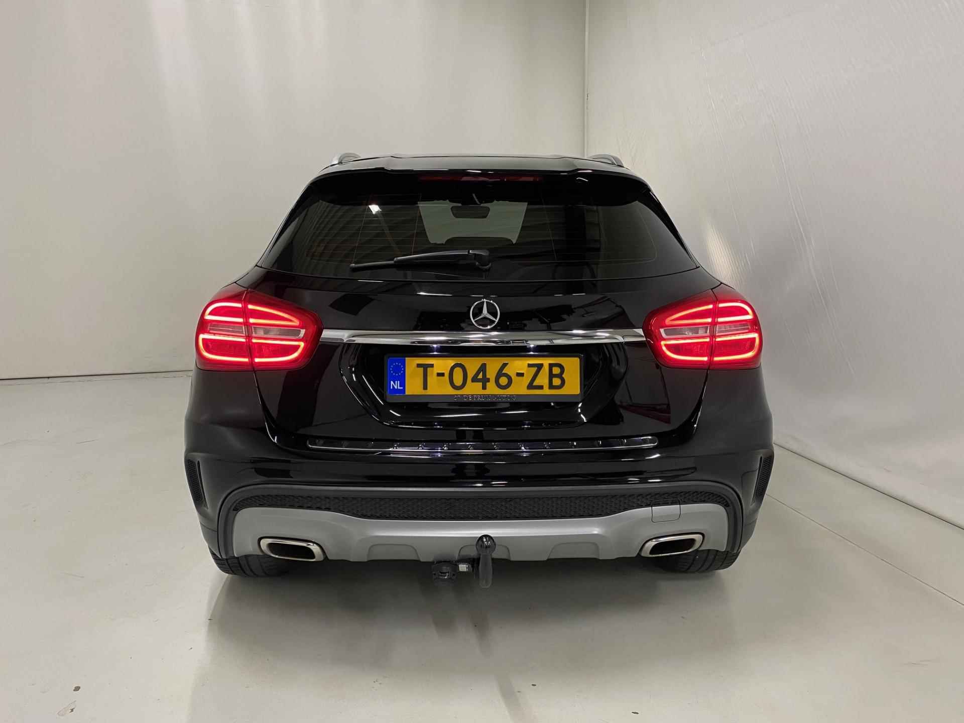 Mercedes-Benz GLA 200 AMG Navi Camera Trekhaak 19inch LM Bi-Xenon Koplampen Stoelverwarming - 36/40