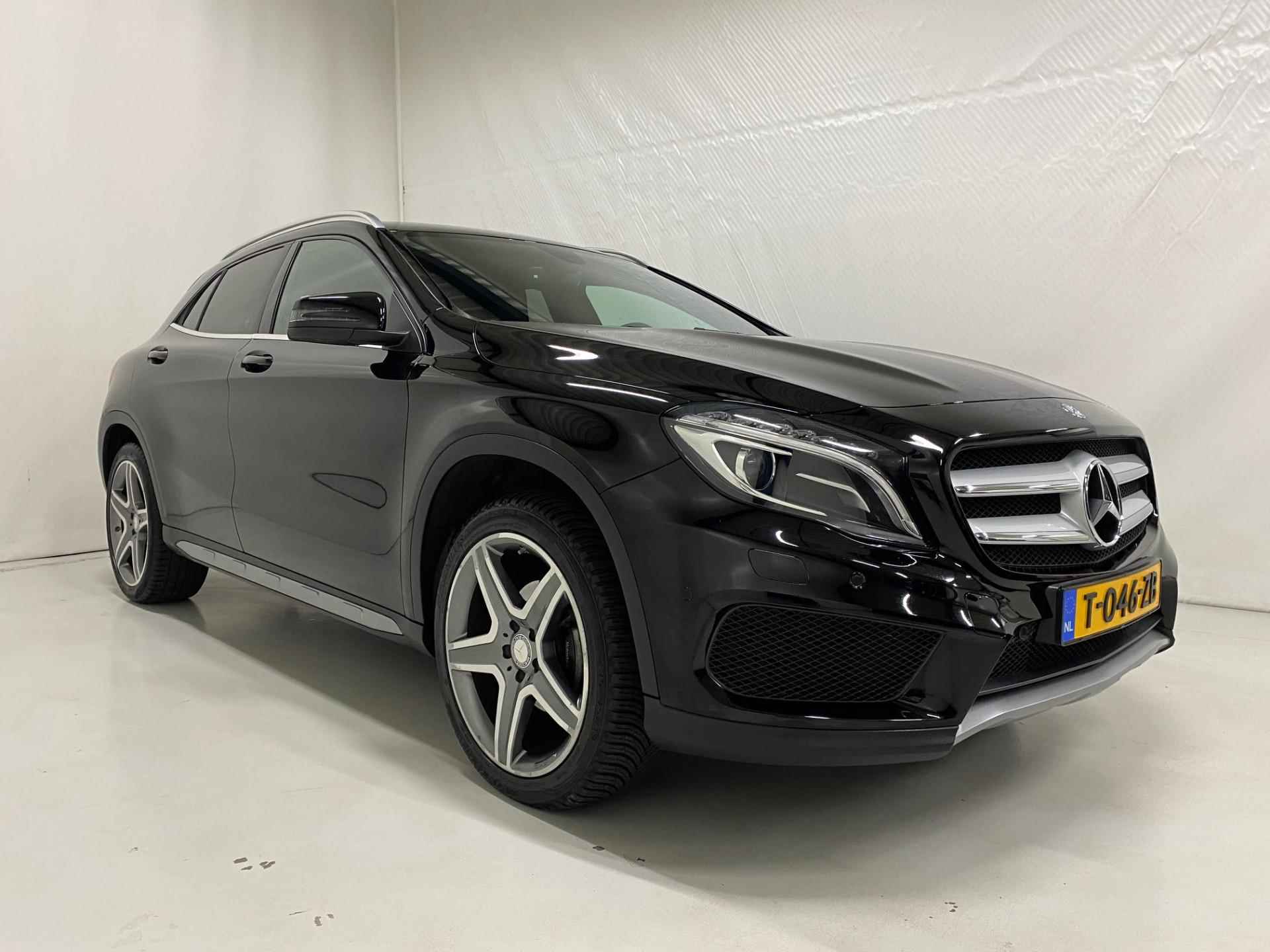 Mercedes-Benz GLA 200 AMG Navi Camera Trekhaak 19inch LM Bi-Xenon Koplampen Stoelverwarming - 39/40