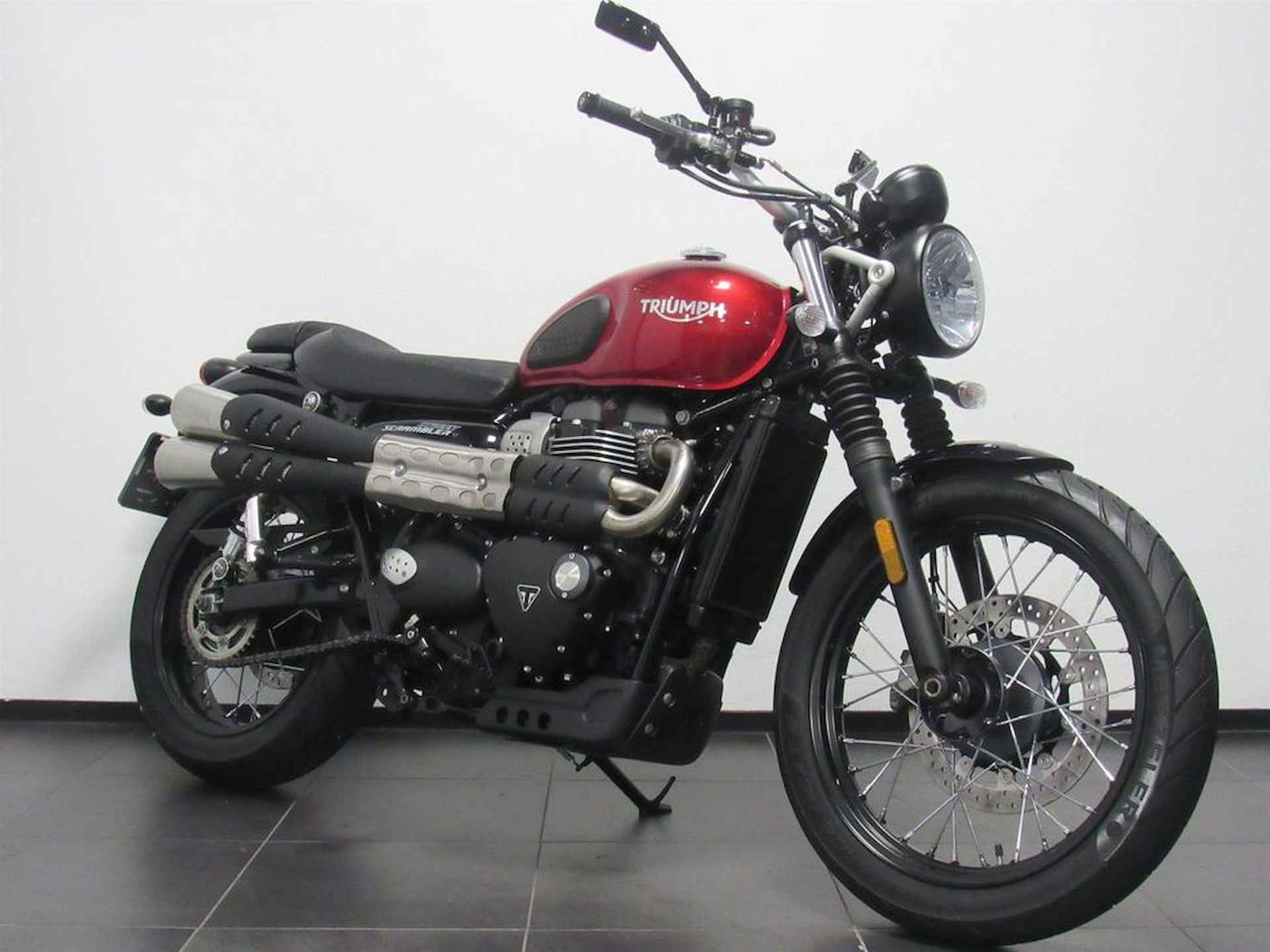 Triumph STREET SCRAMBLER - 2/6