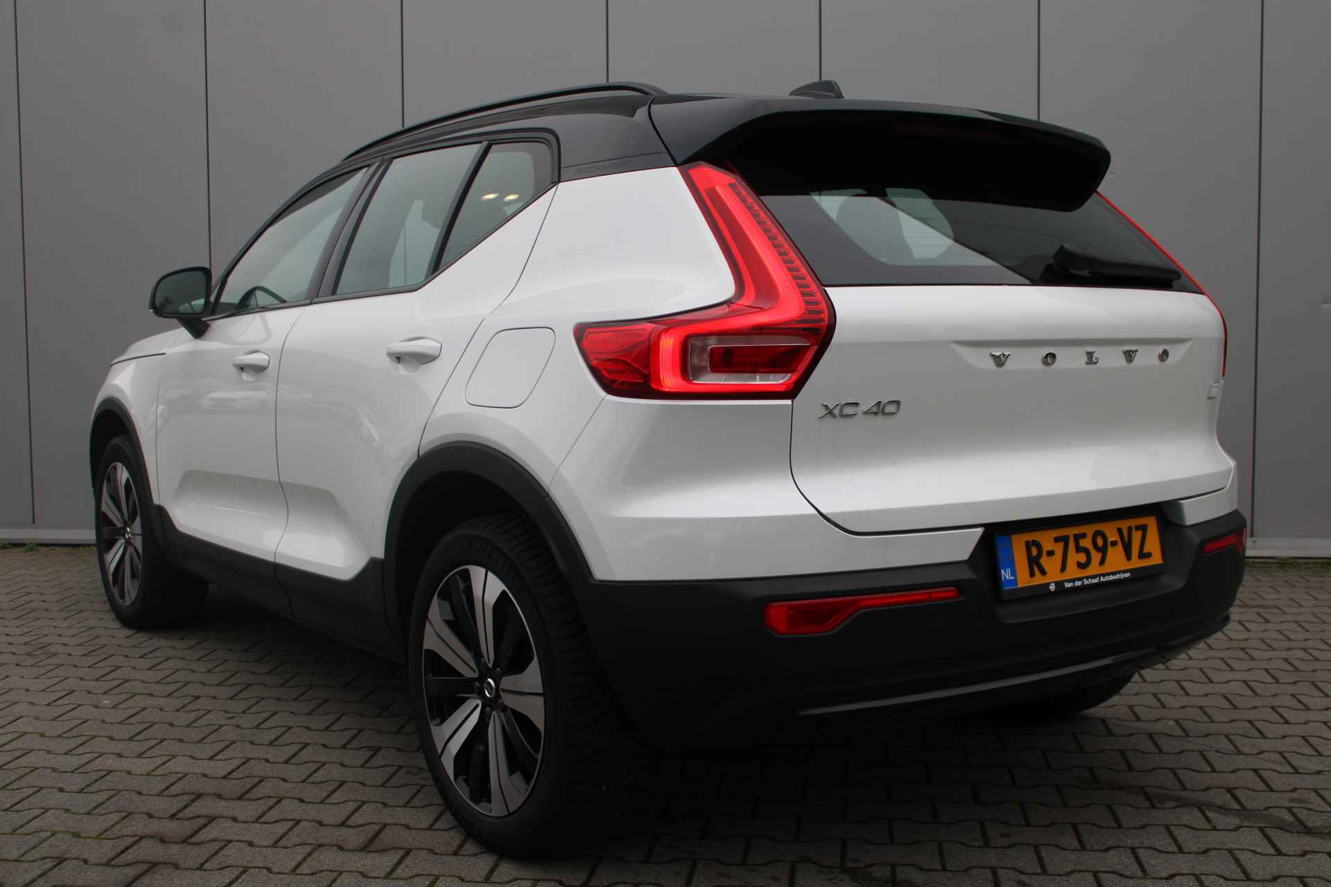 Volvo XC40 Recharge Core 70 kWh | Trekhaak | Park Assist camera | Dealer onderhouden | - 3/26