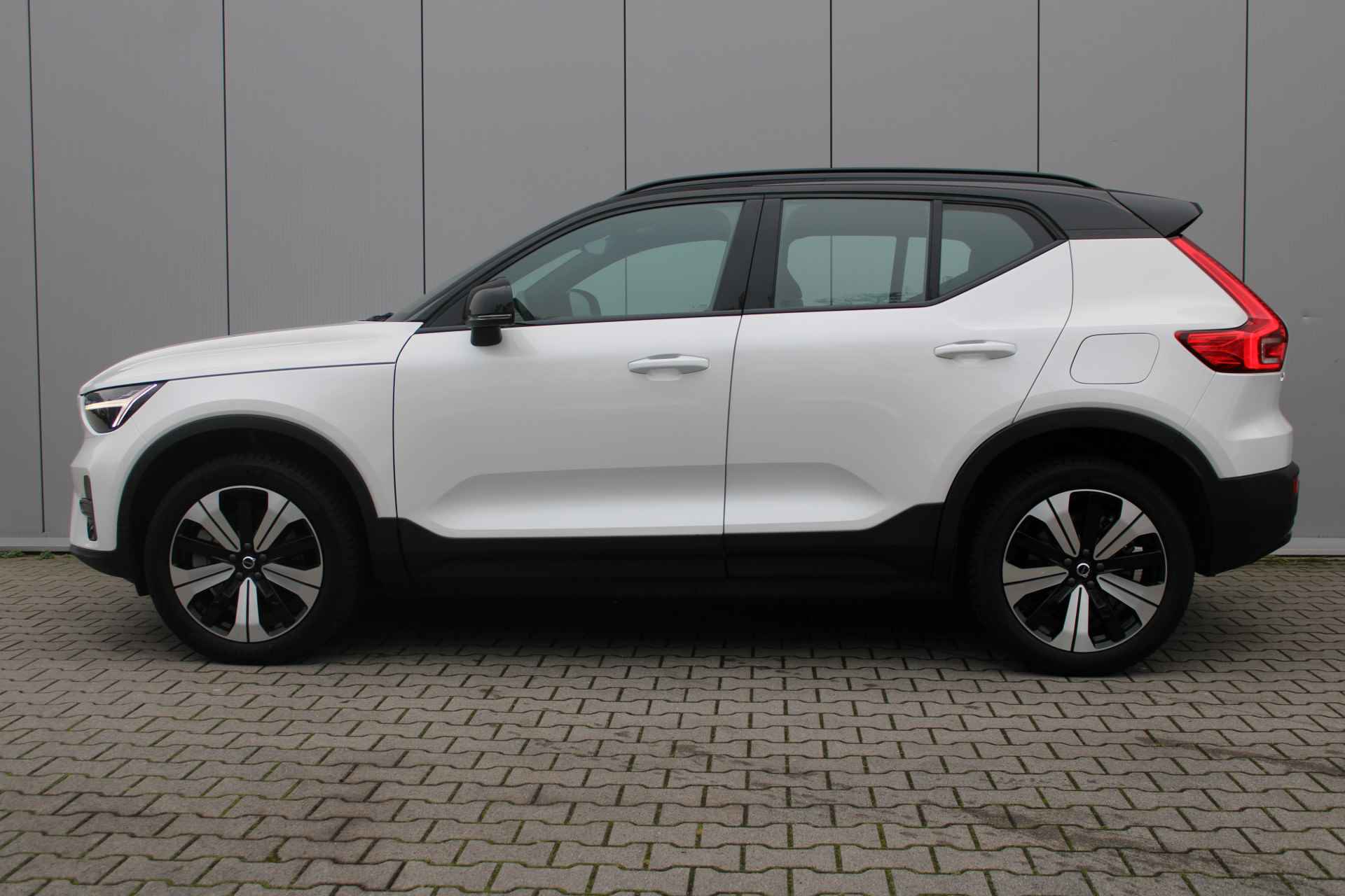 Volvo XC40 Recharge Core 70 kWh | Trekhaak | Park Assist camera | Dealer onderhouden | - 6/26