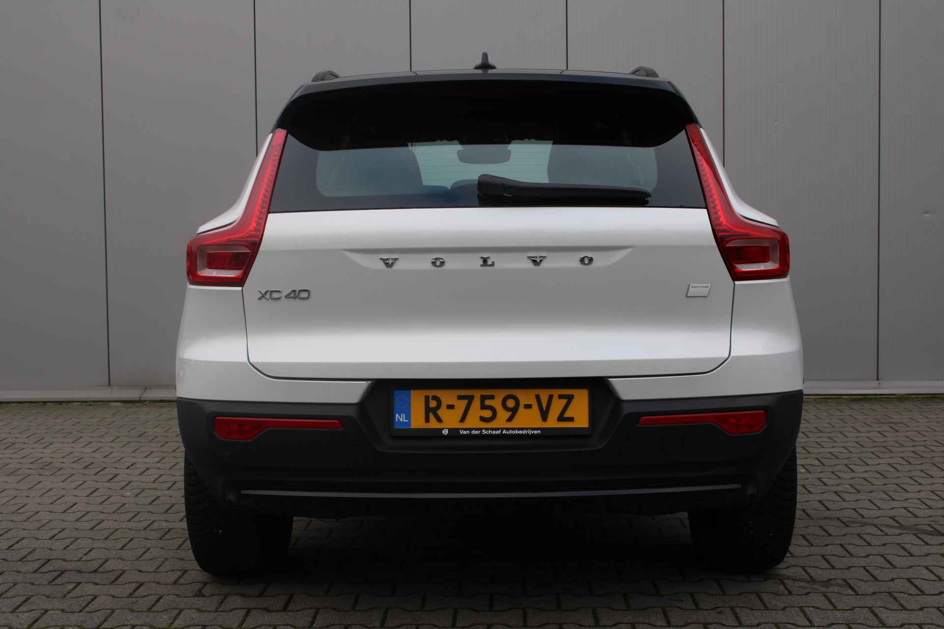 Volvo XC40 Recharge Core 70 kWh | Trekhaak | Park Assist camera | Dealer onderhouden | - 7/26