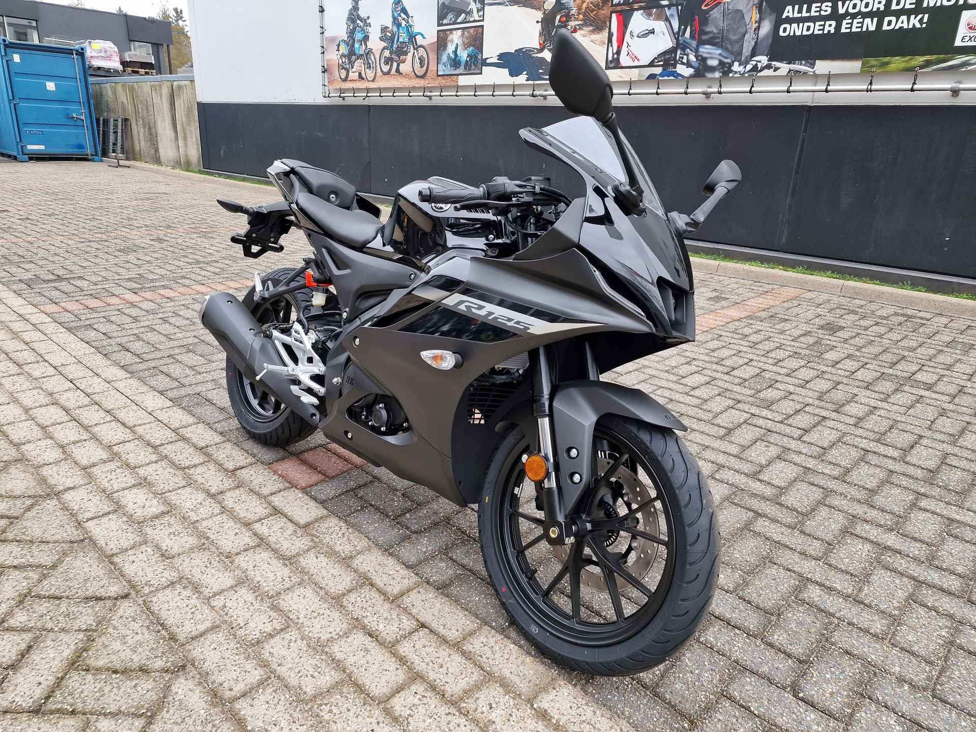 Yamaha YZF R125 - 2/22