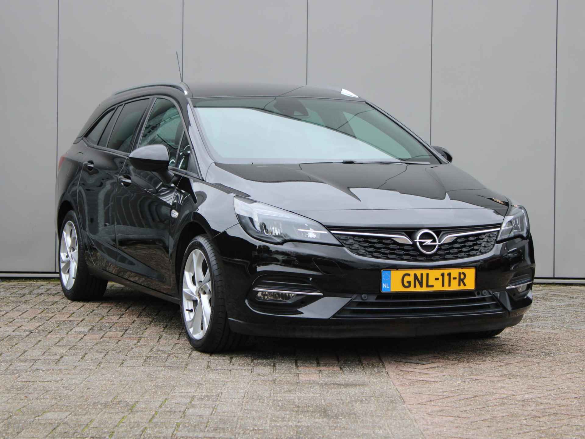 Opel Astra Sports Tourer 1.2 Elegance | Navi / Climate / Cruise - 2/34