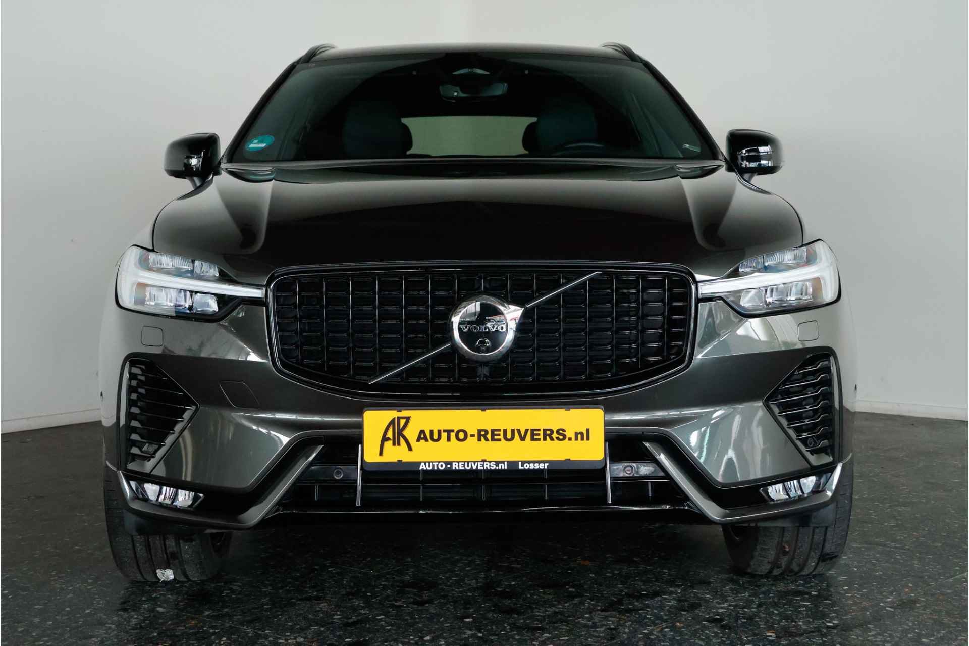 Volvo XC60 2.0 B4 AWD R-Design / Pilot assist / HUD / Harmankardon / Leder - 6/35